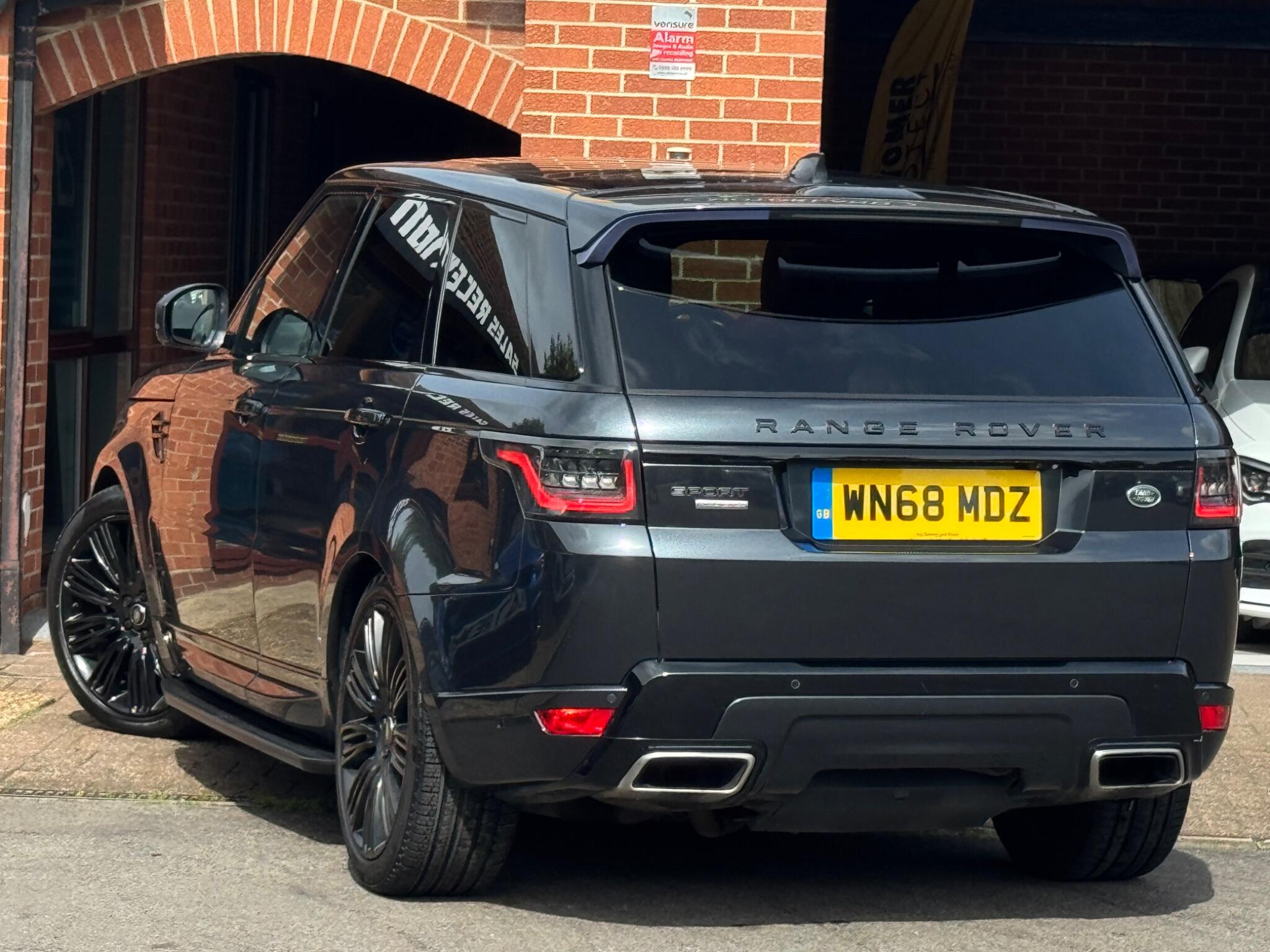 Land Rover Range Rover Sport view 3