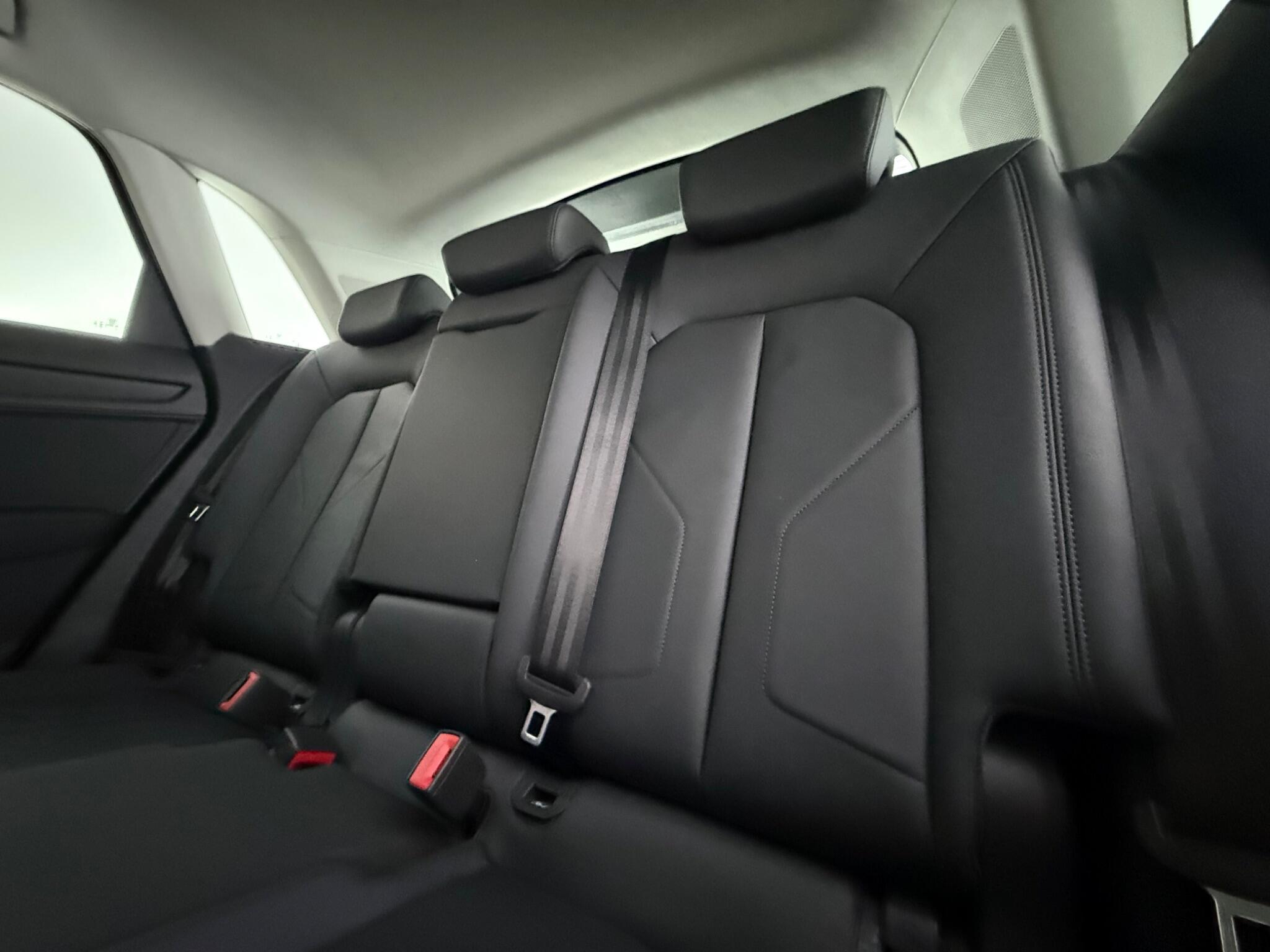 Audi Q3 view 35