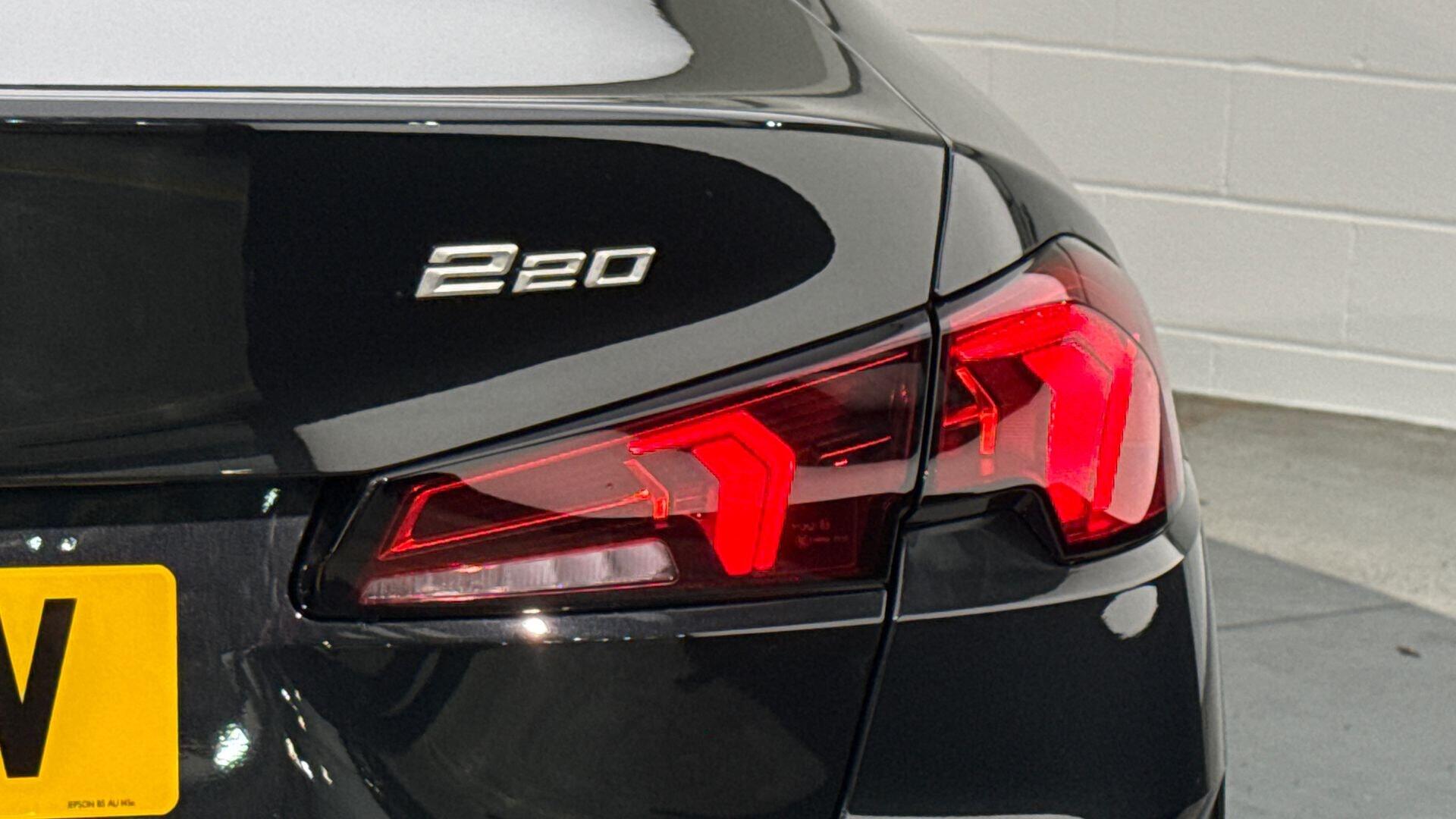 BMW 2 Series view 22
