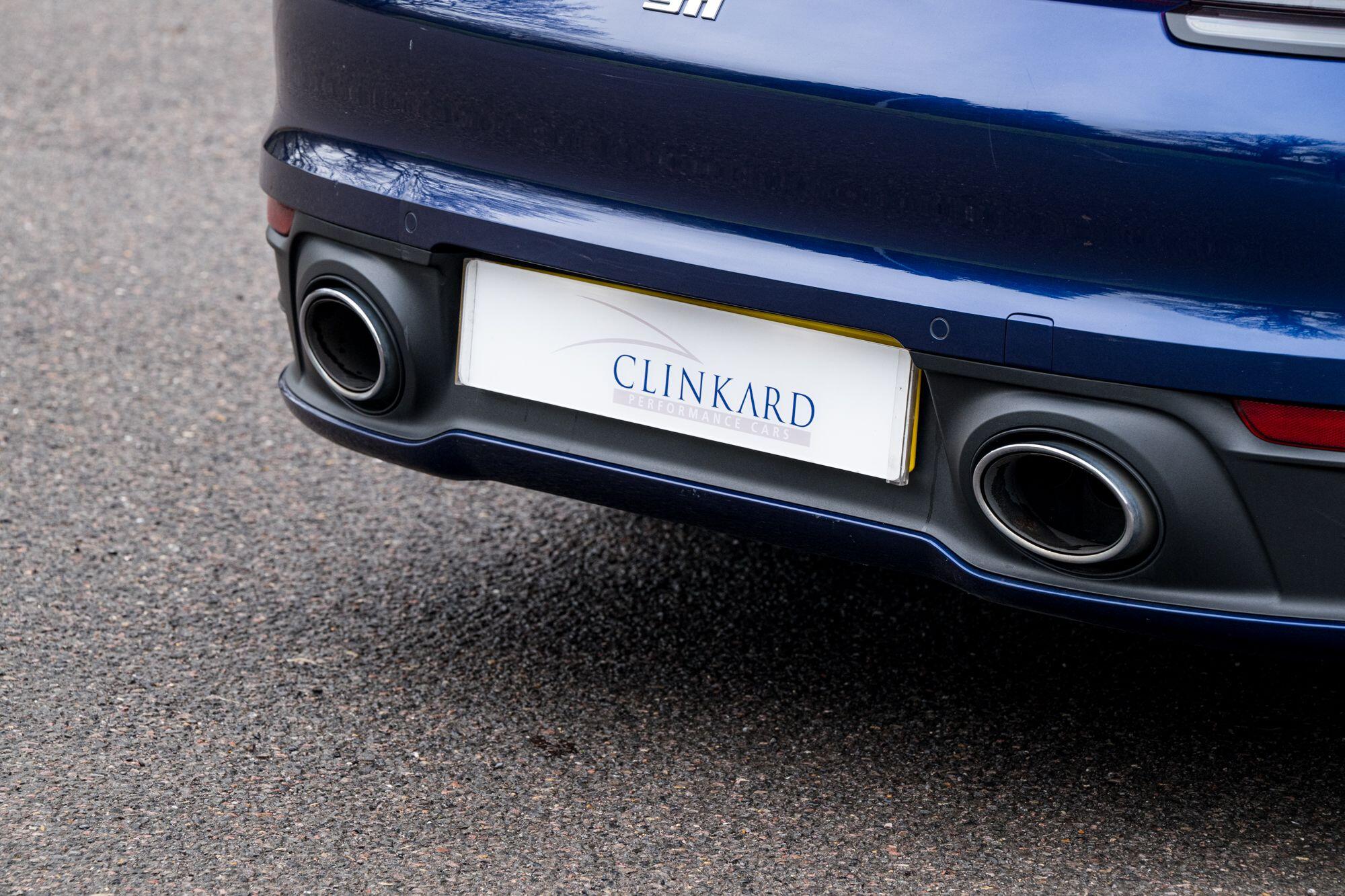 Porsche 911 view 20