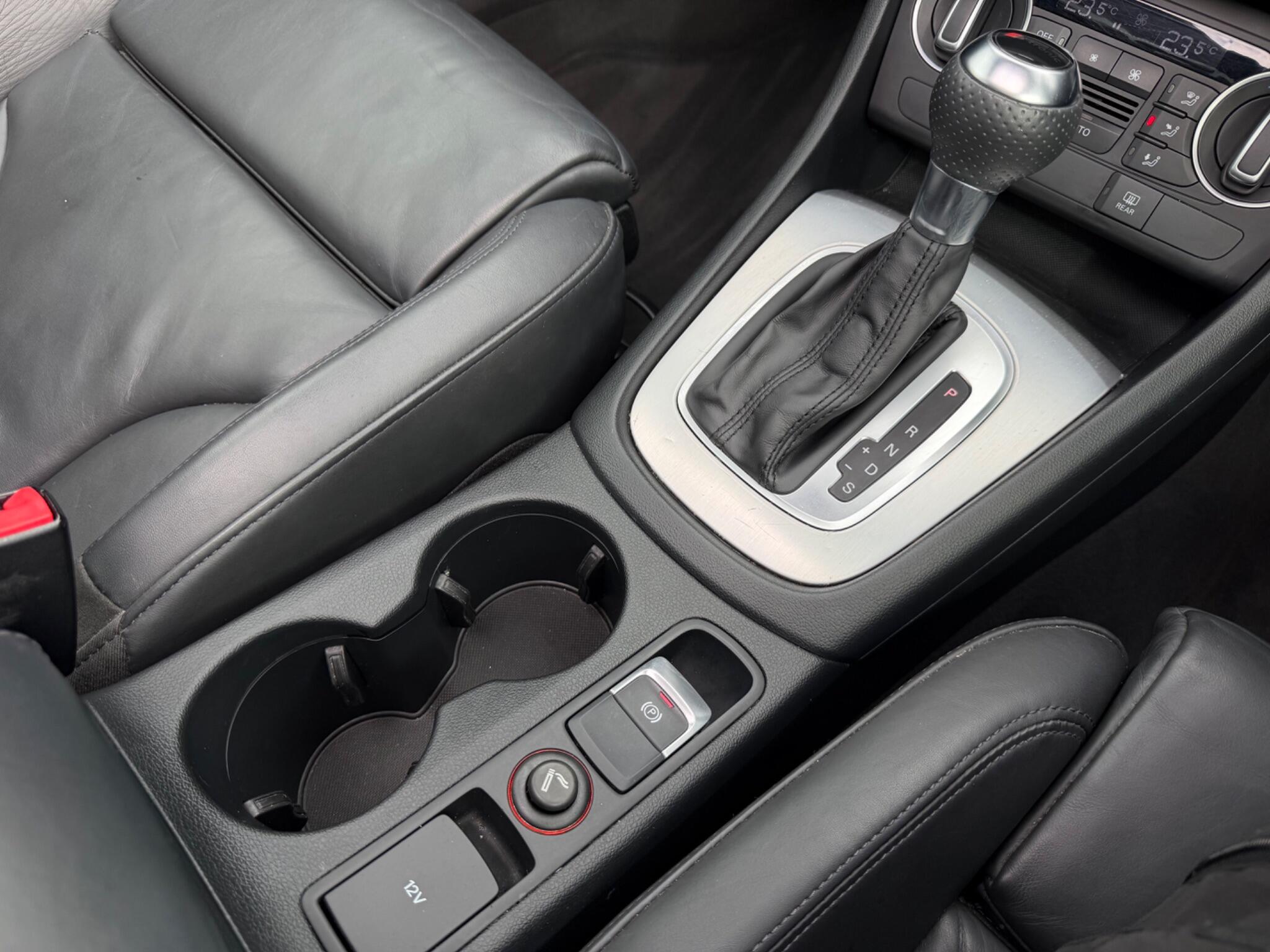 Audi Q3 view 40