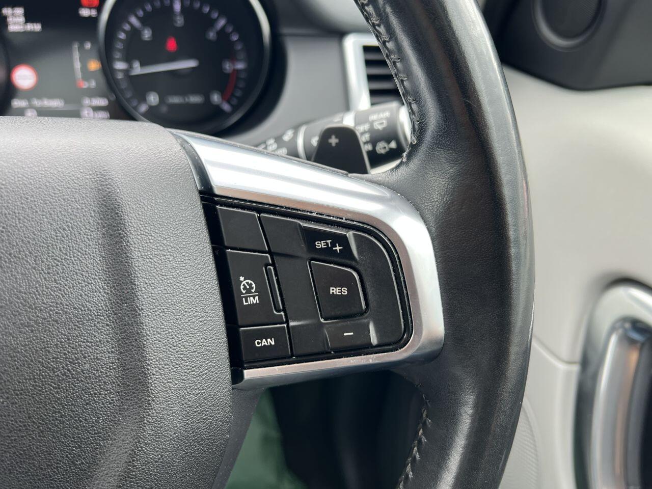 Land Rover Discovery Sport view 57