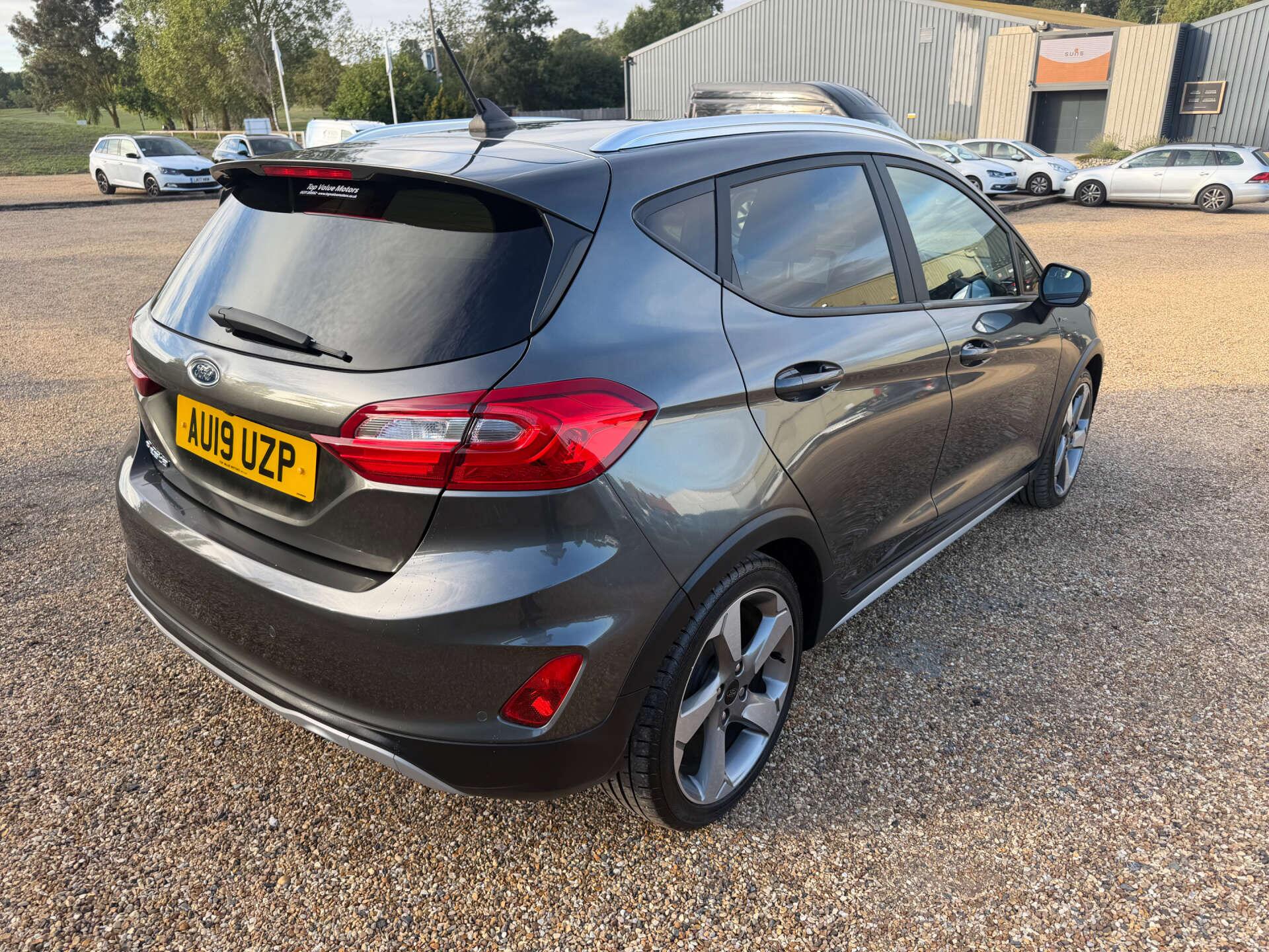 Ford Fiesta view 7