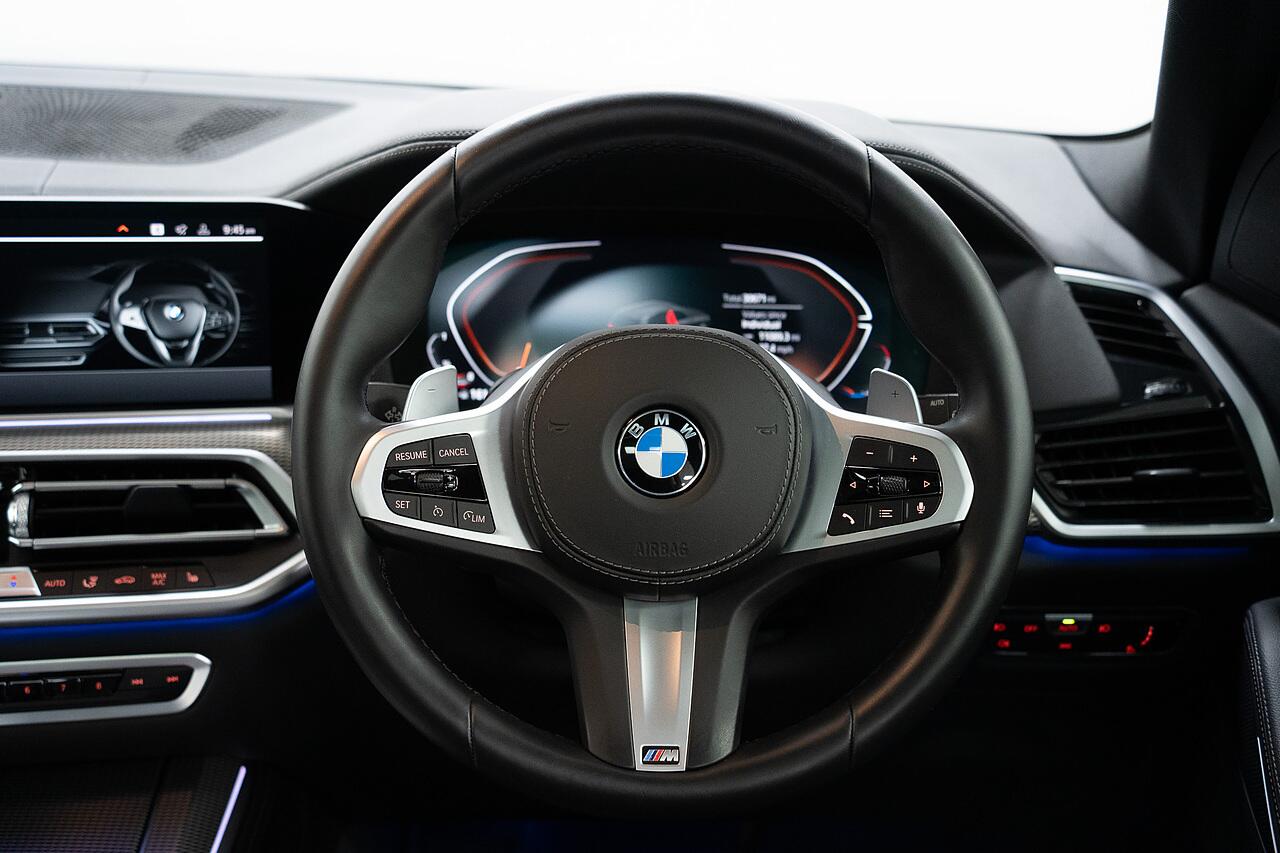 BMW X5 view 9