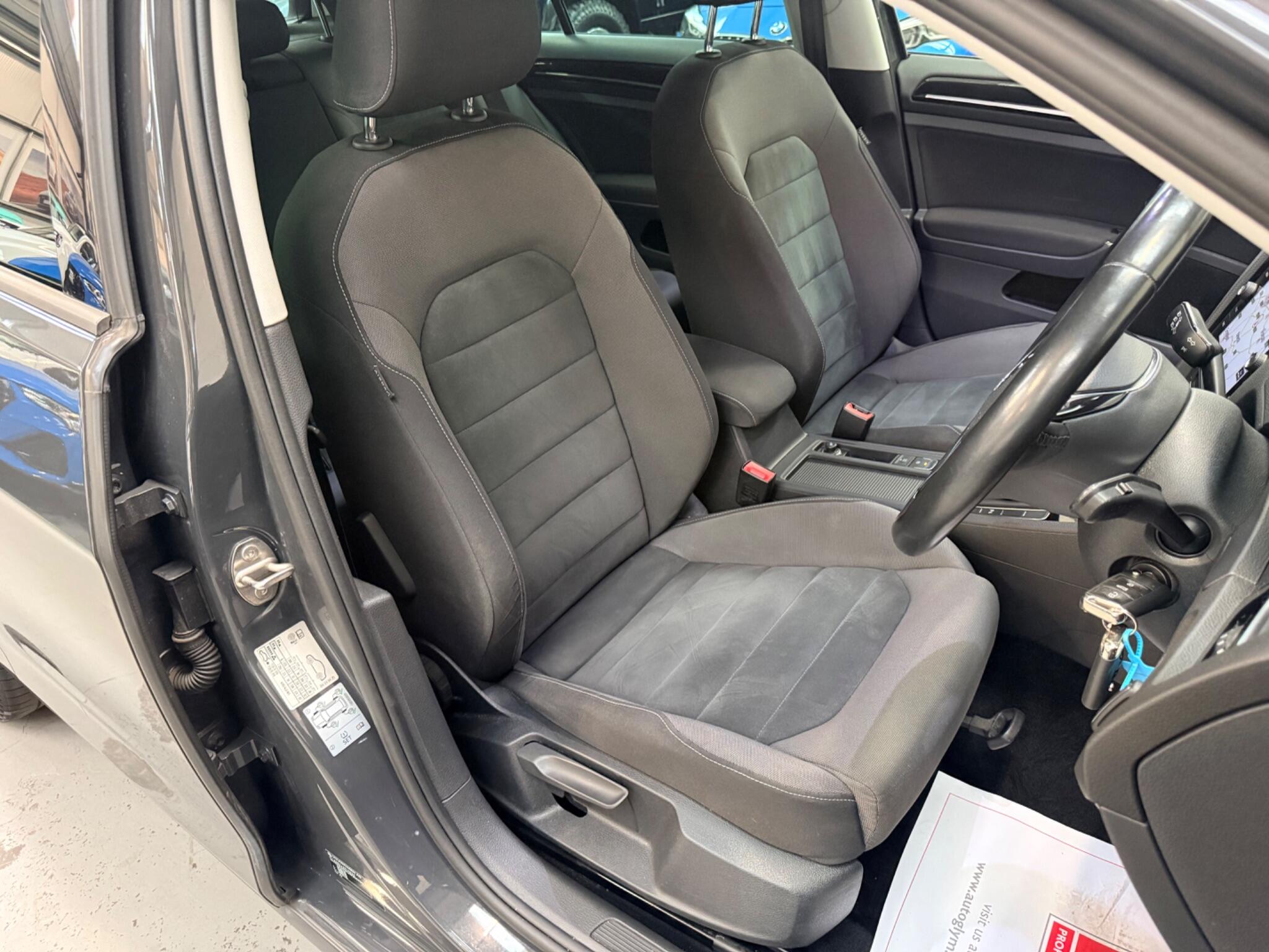 Volkswagen Golf view 32