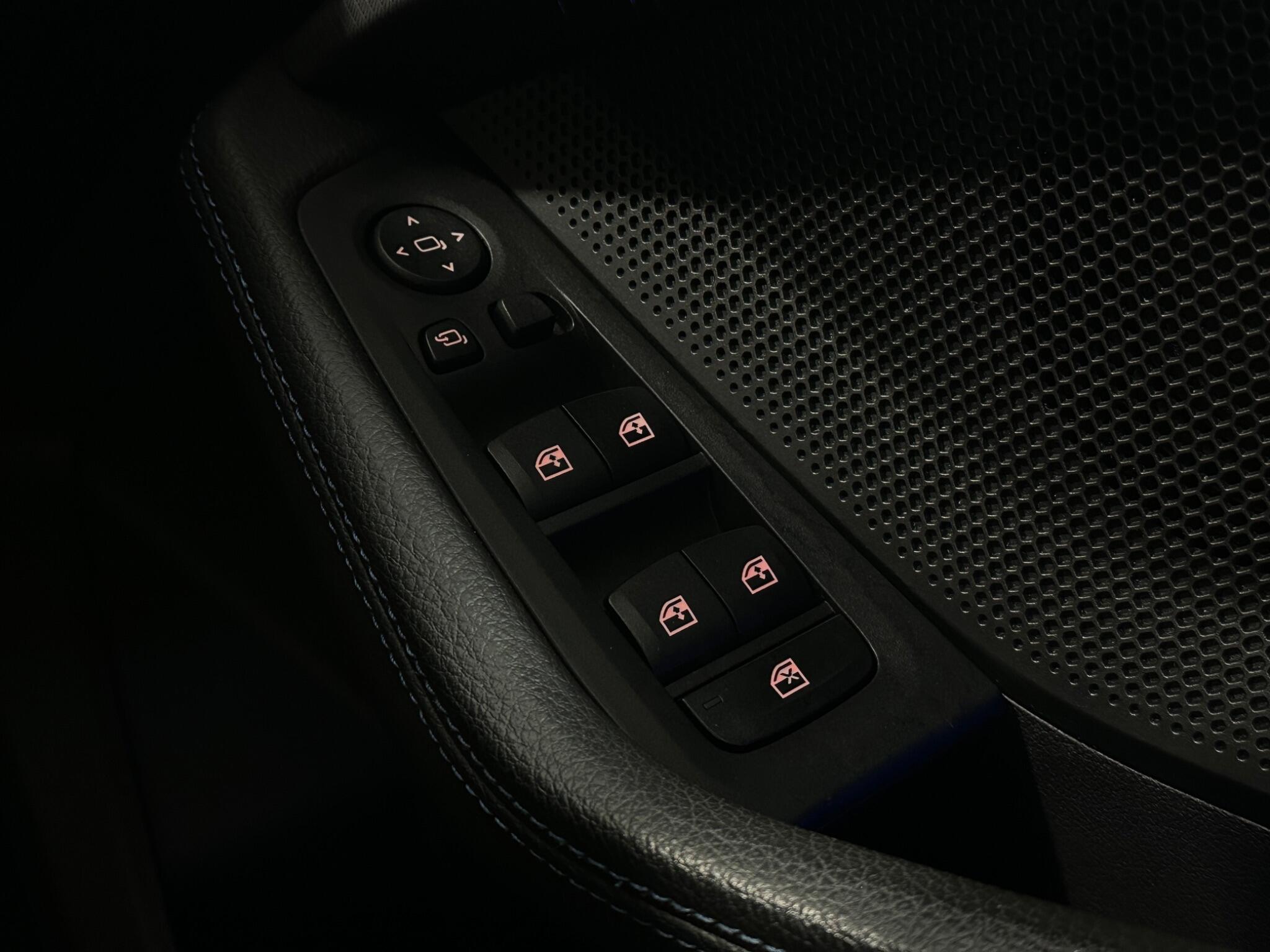 BMW 2 Series view 18