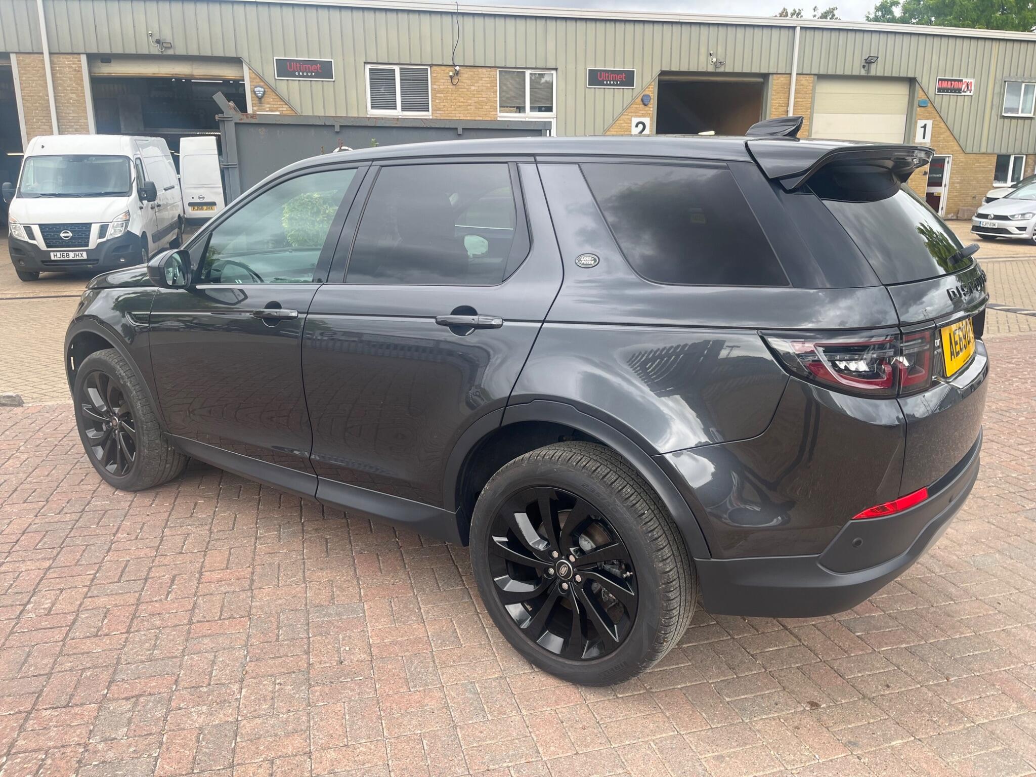 Land Rover Discovery Sport view 15