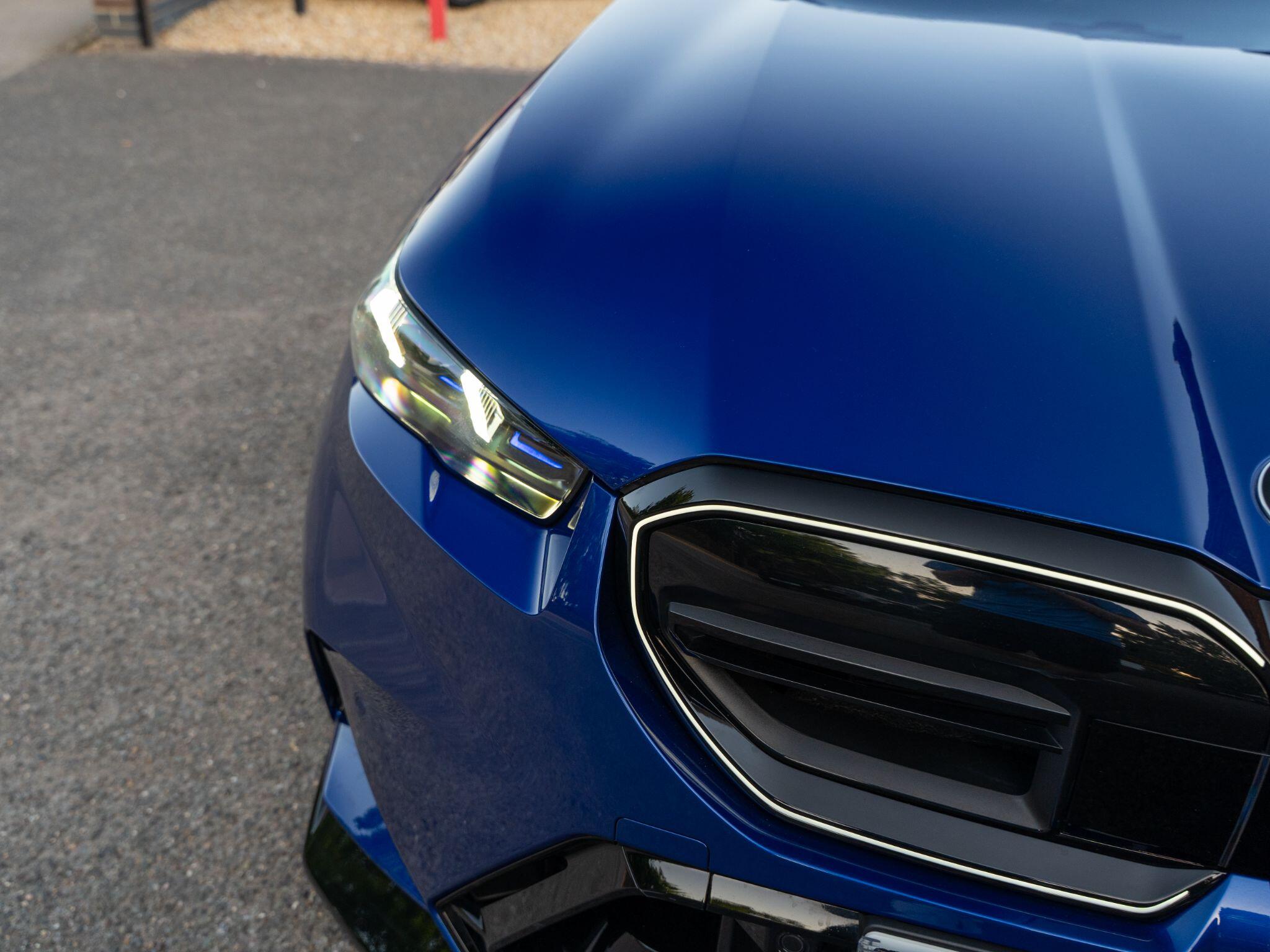 BMW M5 view 17