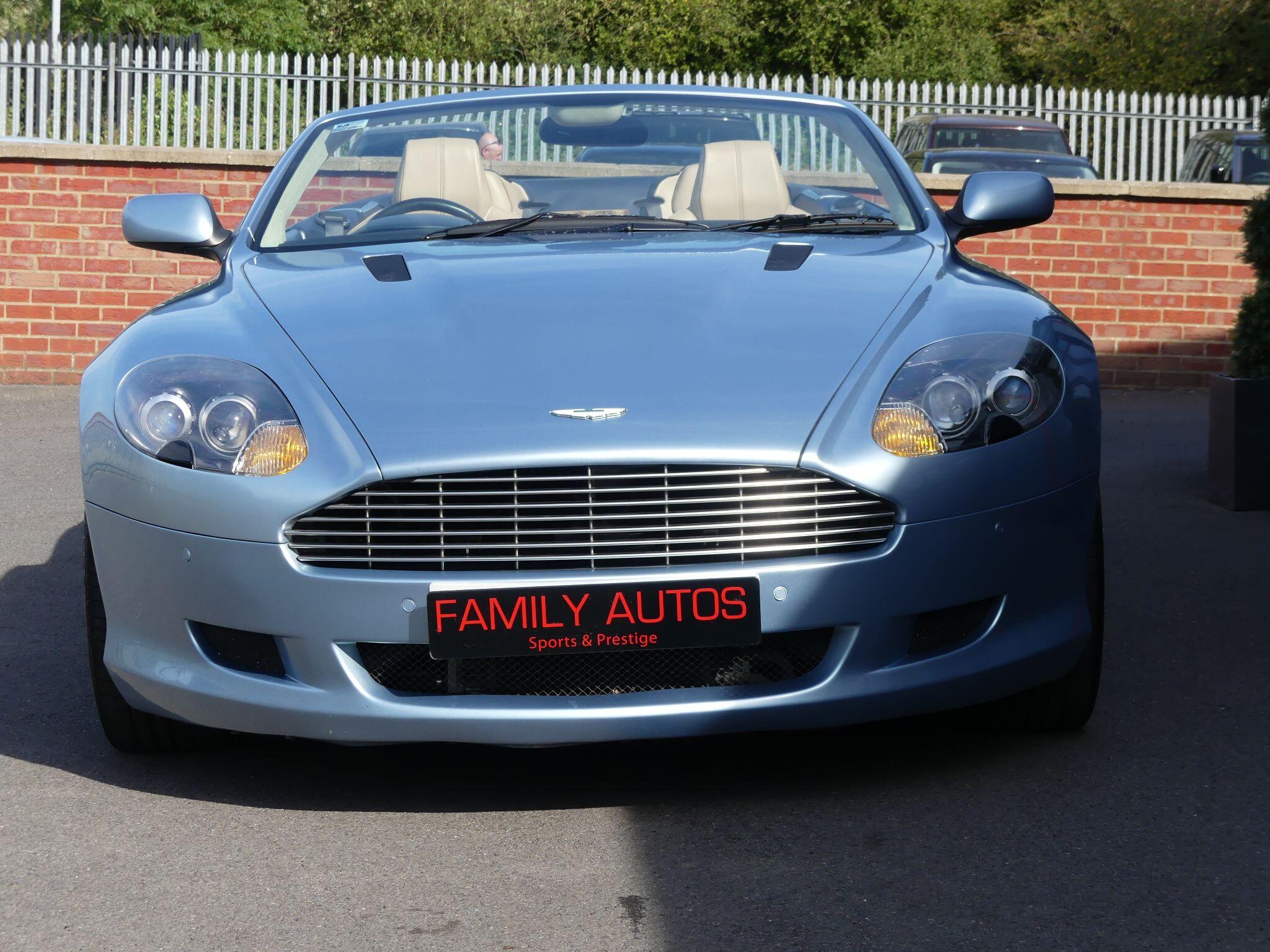 Aston Martin DB9 view 4