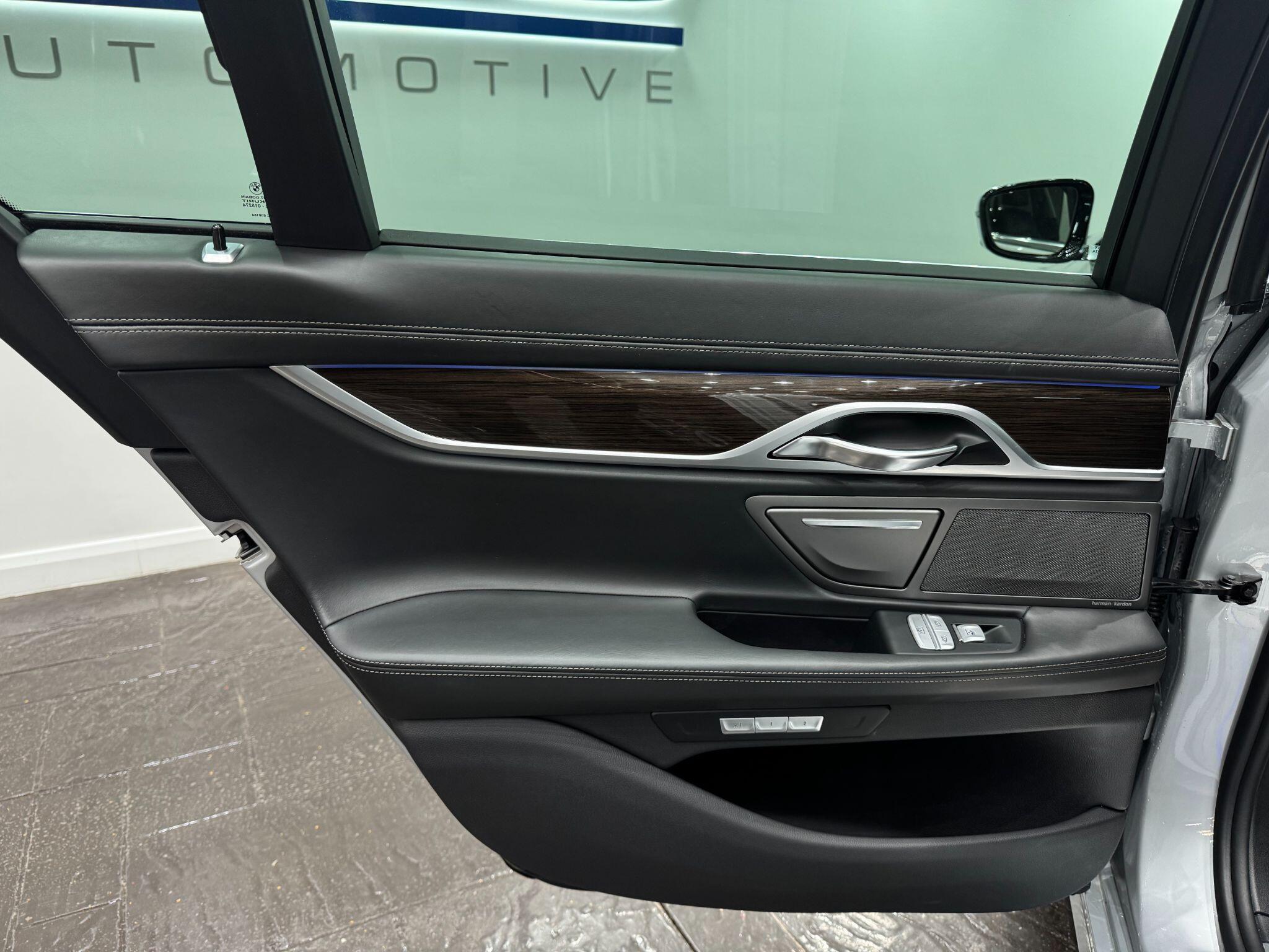 BMW 7 Series view 63