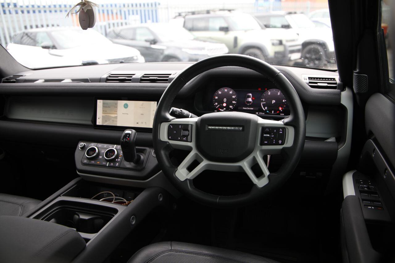Land Rover Defender view 33