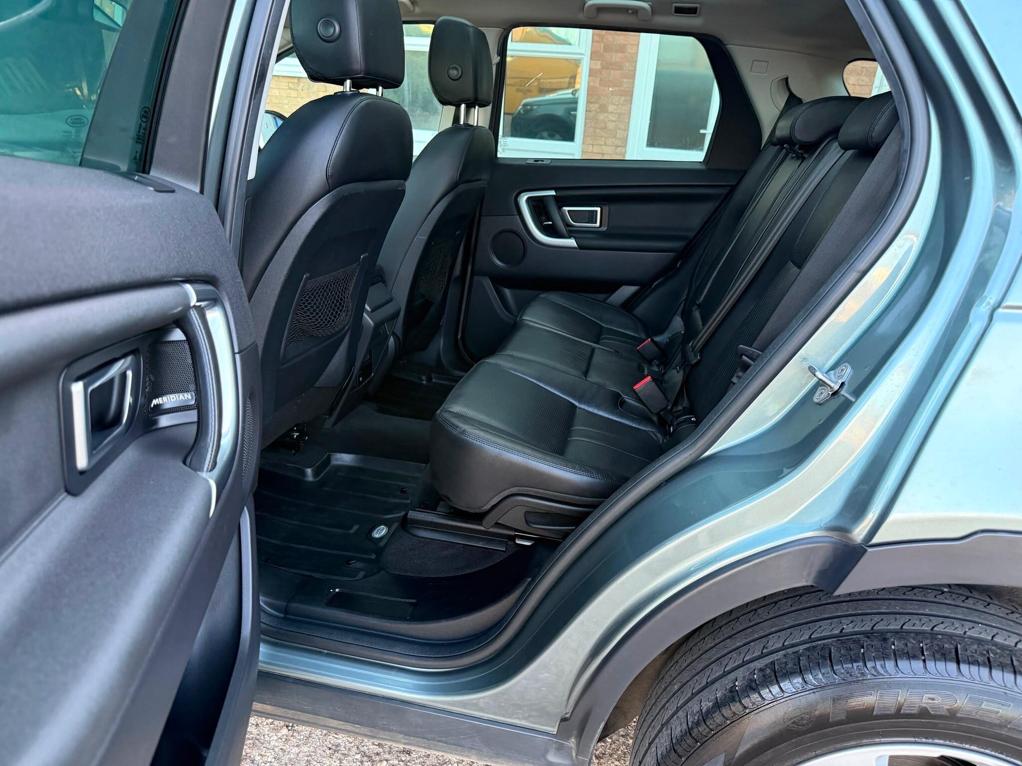 Land Rover Discovery Sport view 20