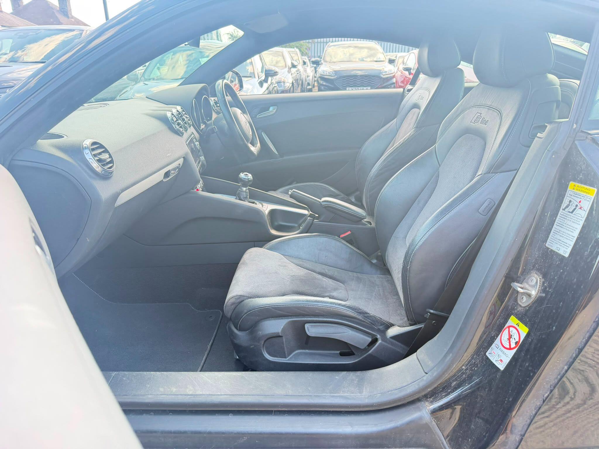 Audi TT view 12