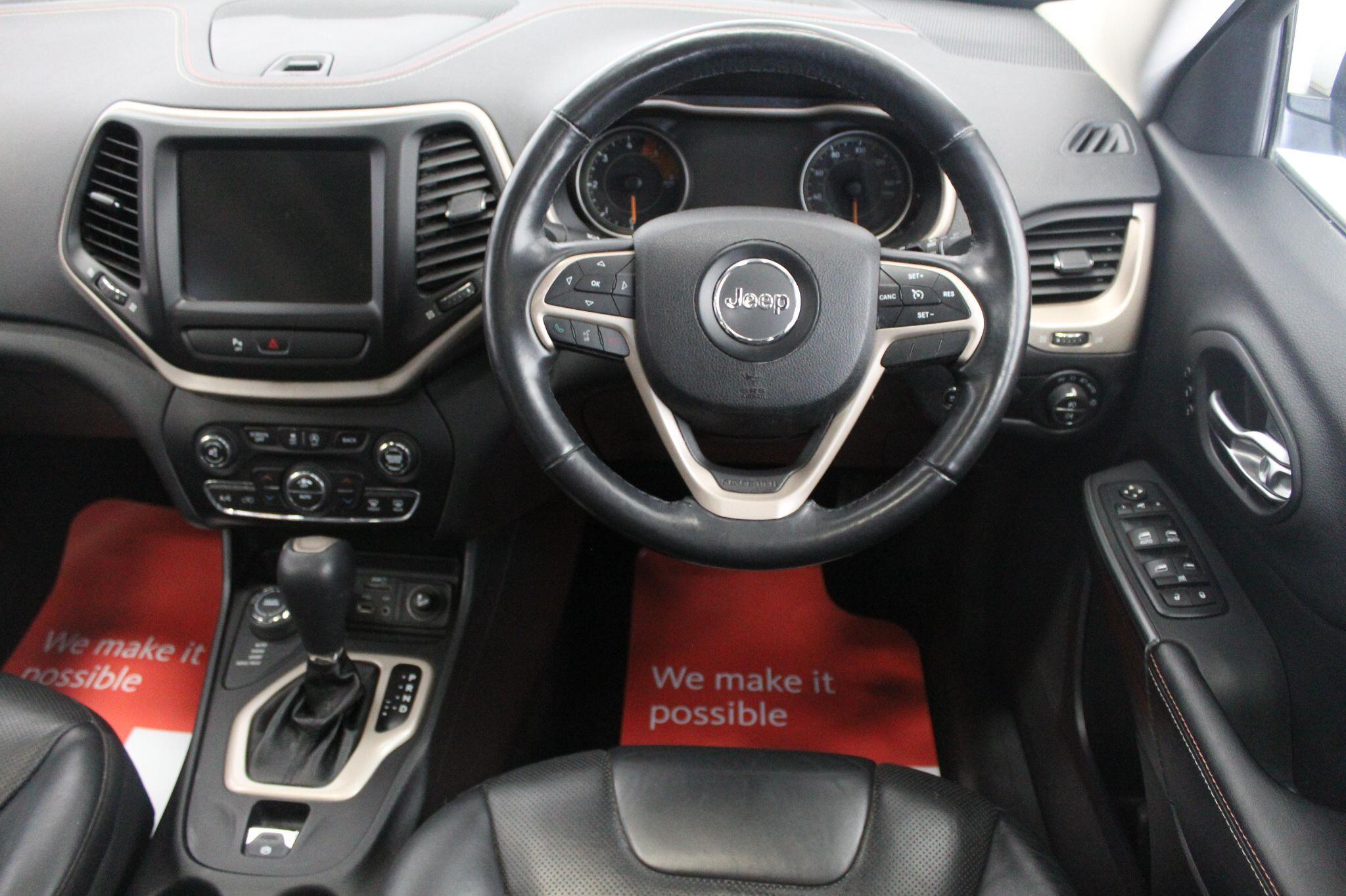 Jeep Cherokee view 47