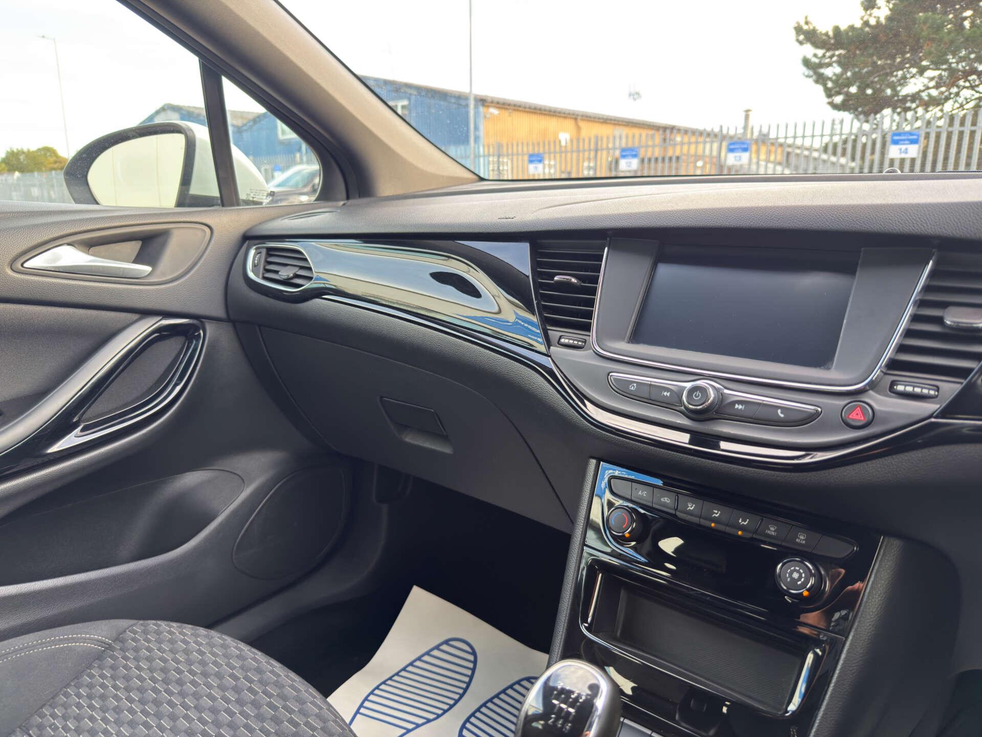 Vauxhall Astra view 53