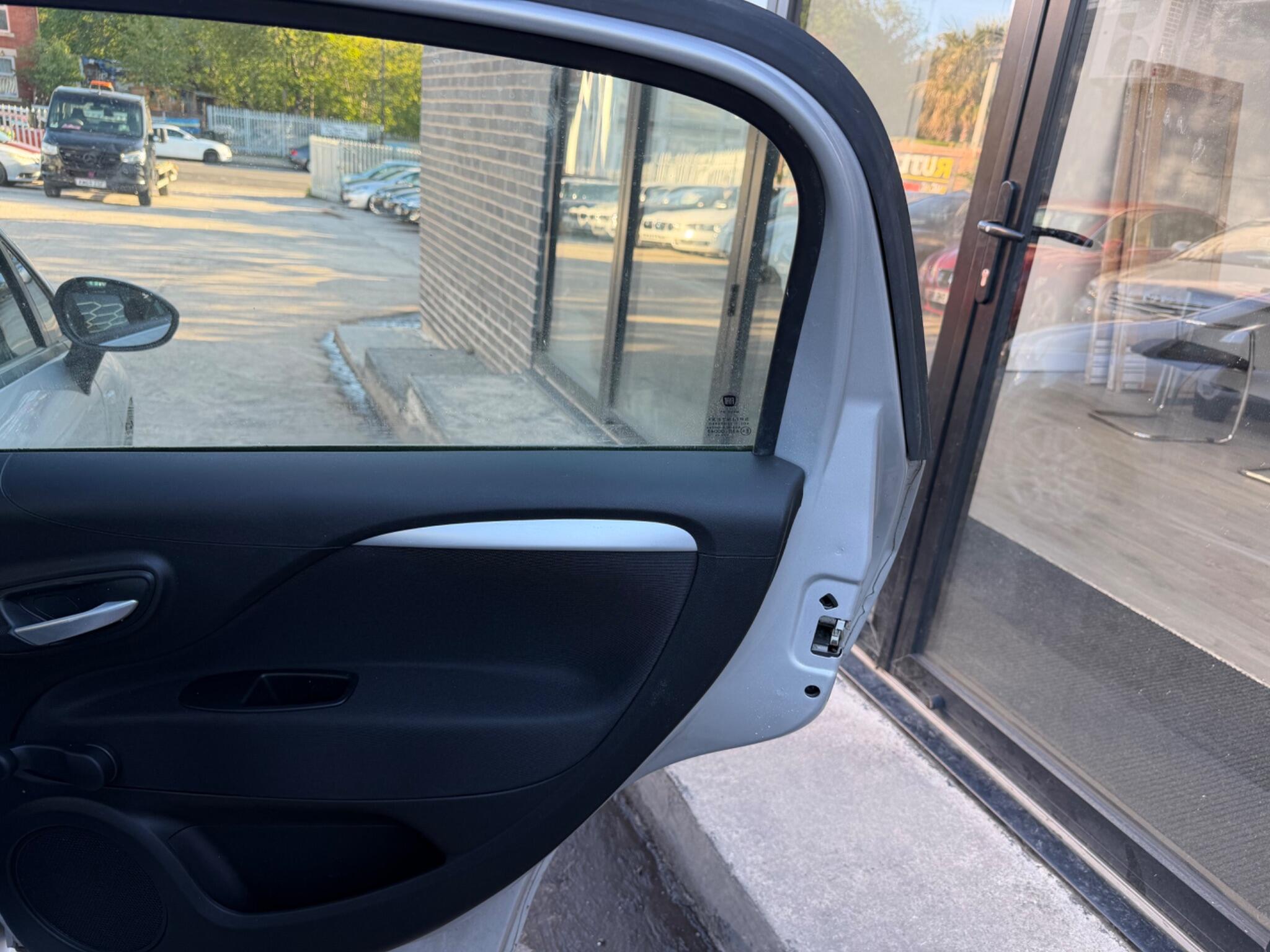 Fiat Punto view 19