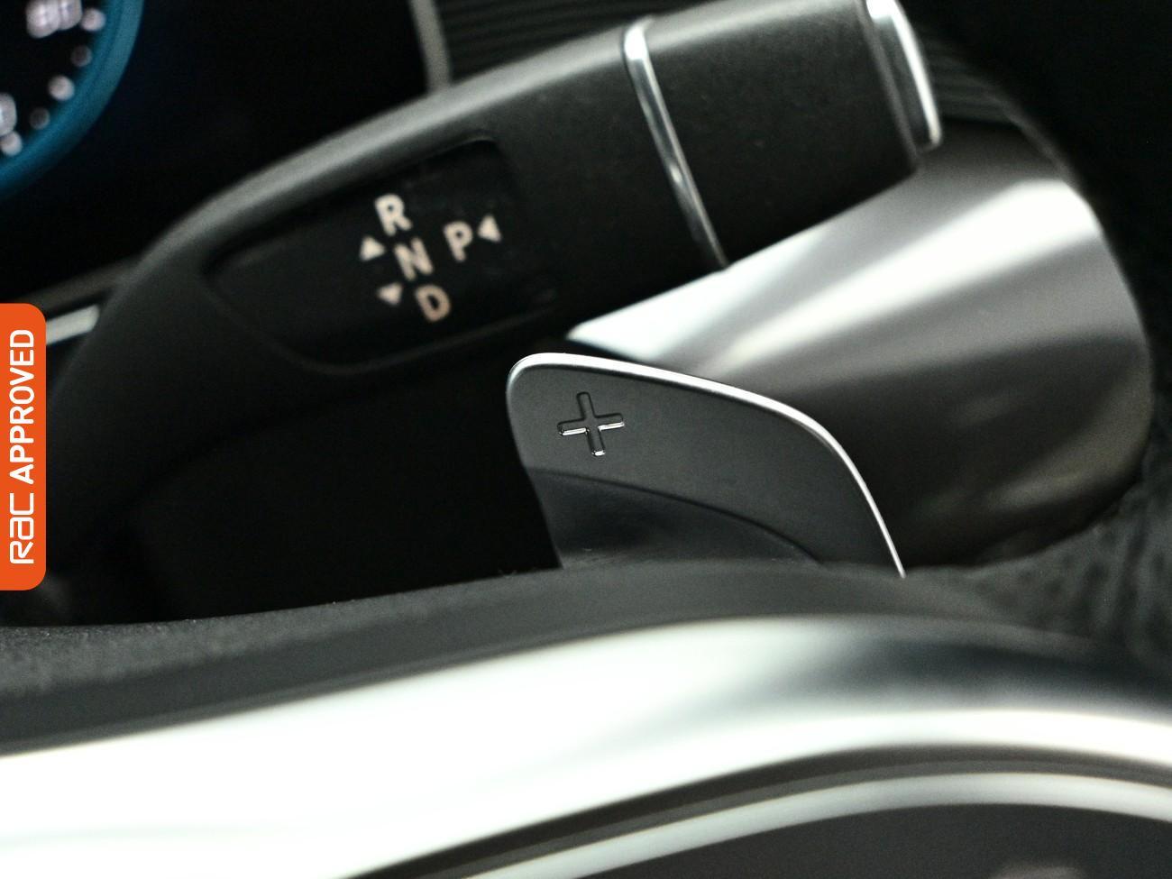 Mercedes-Benz EQC view 23