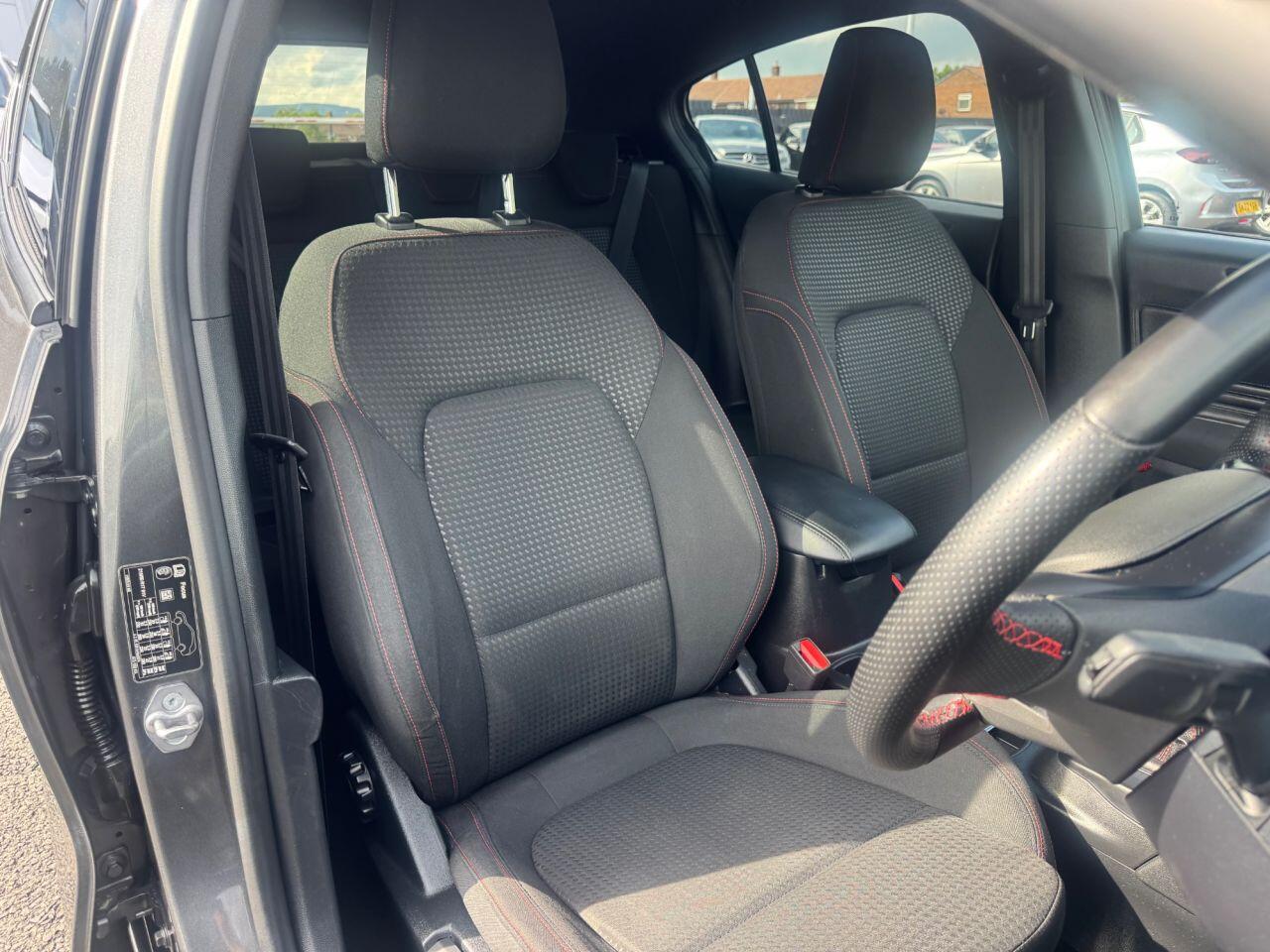 Ford Focus view 18