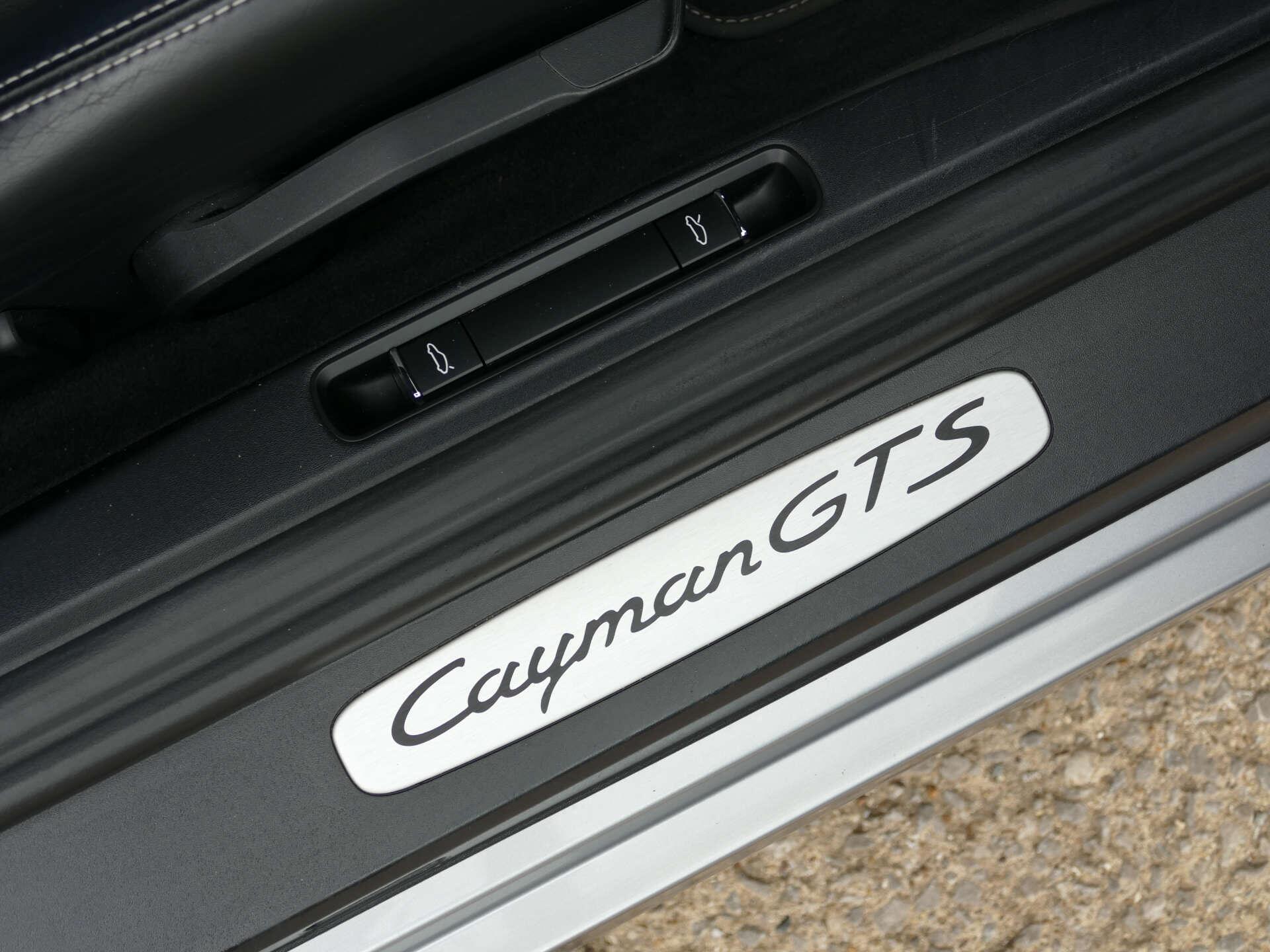 Porsche Cayman view 50