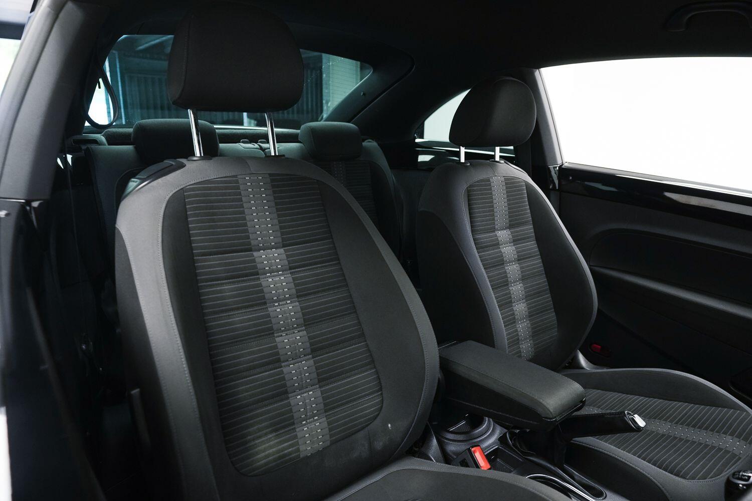 Volkswagen Beetle view 11