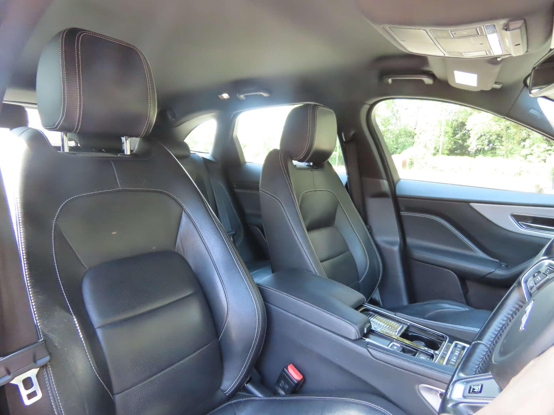 Jaguar F-Pace view 9