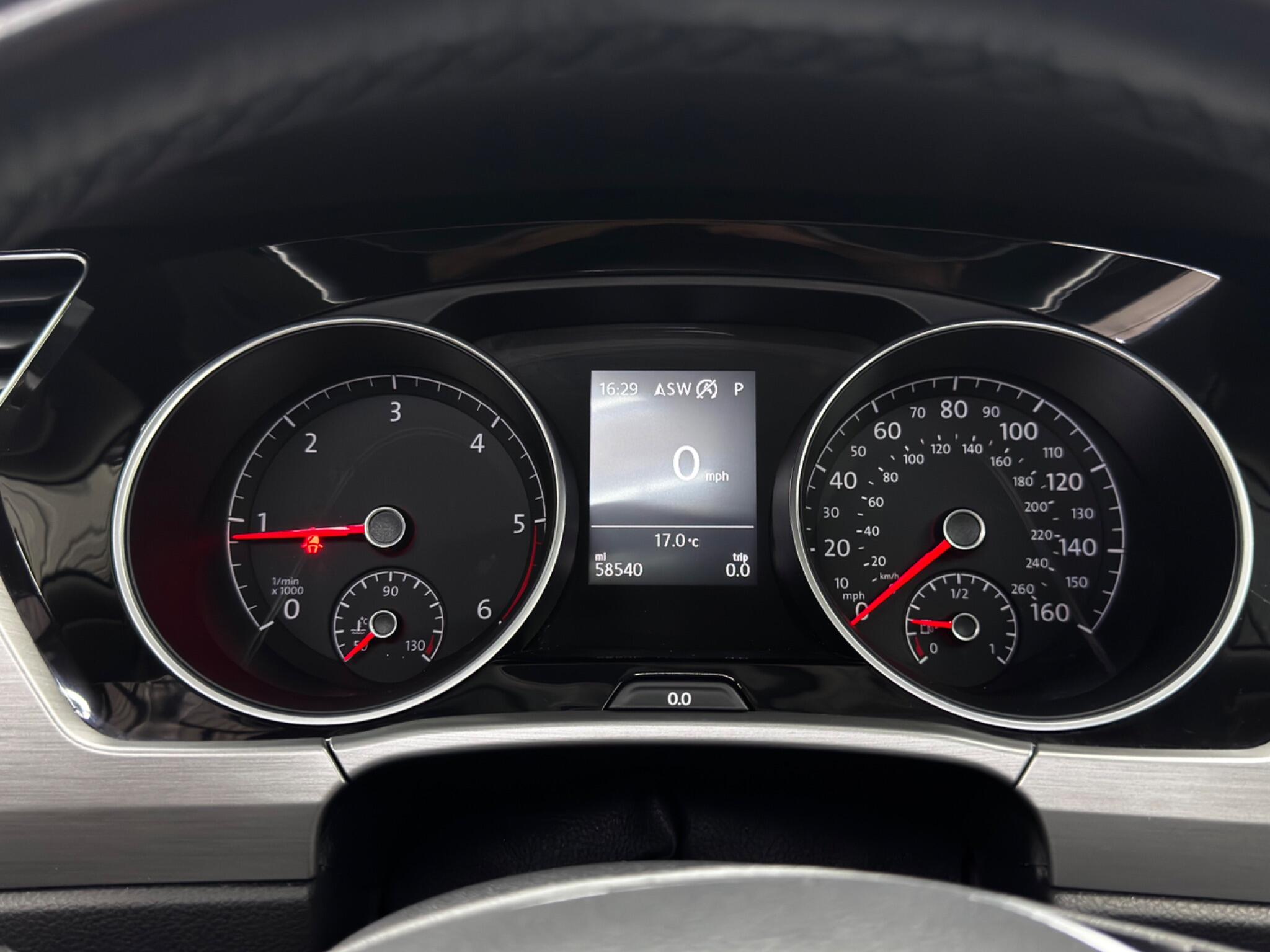 Volkswagen Touran view 36