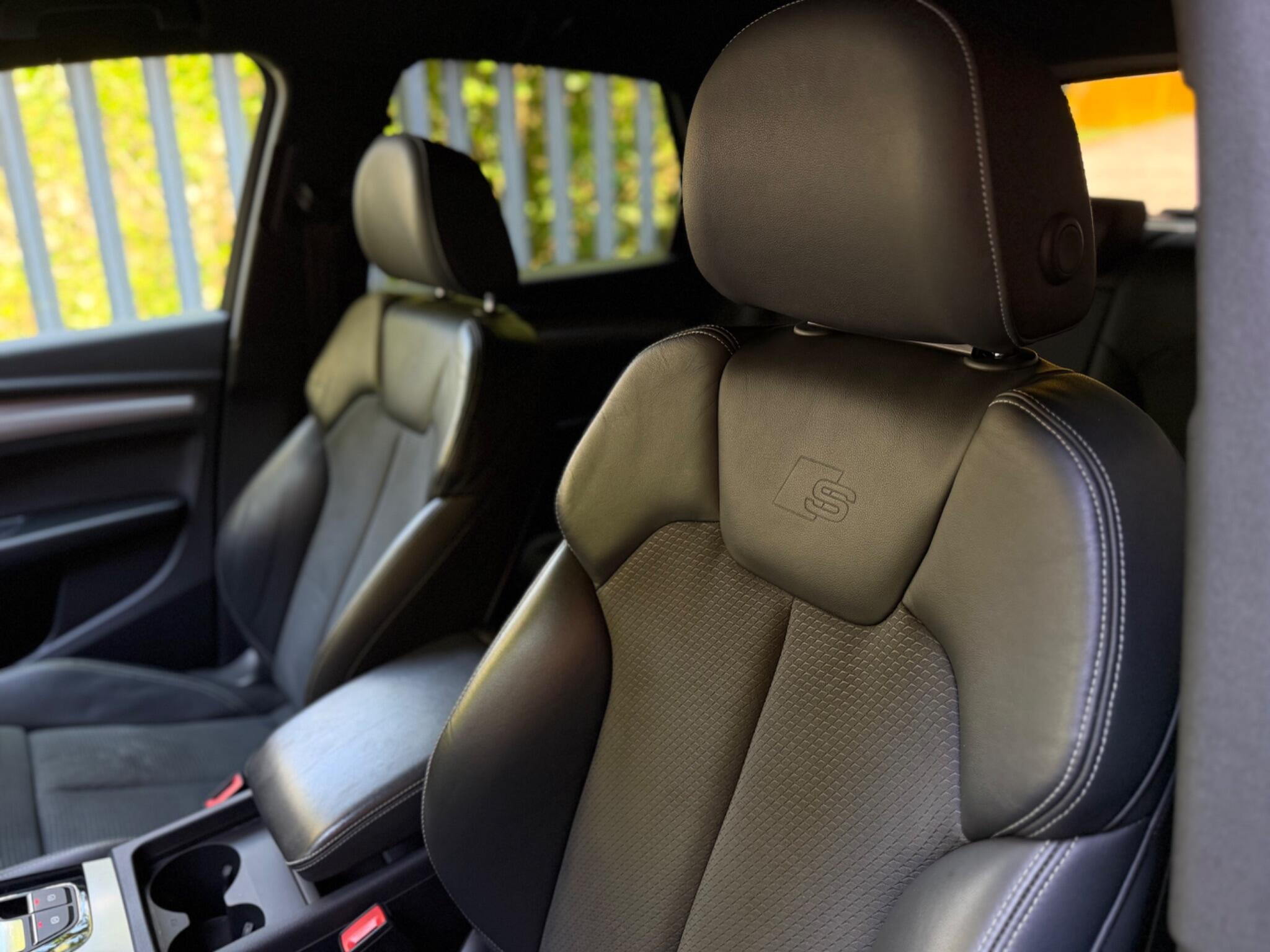 Audi Q5 view 45