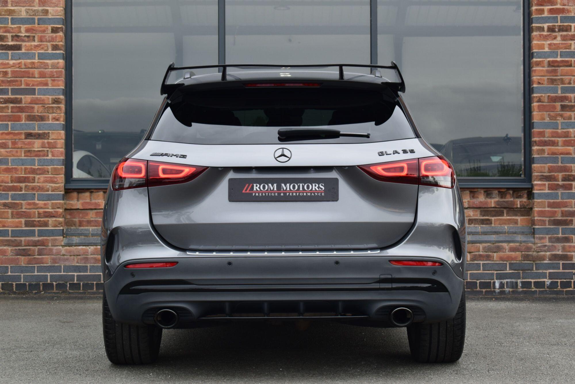 Mercedes-Benz GLA view 32
