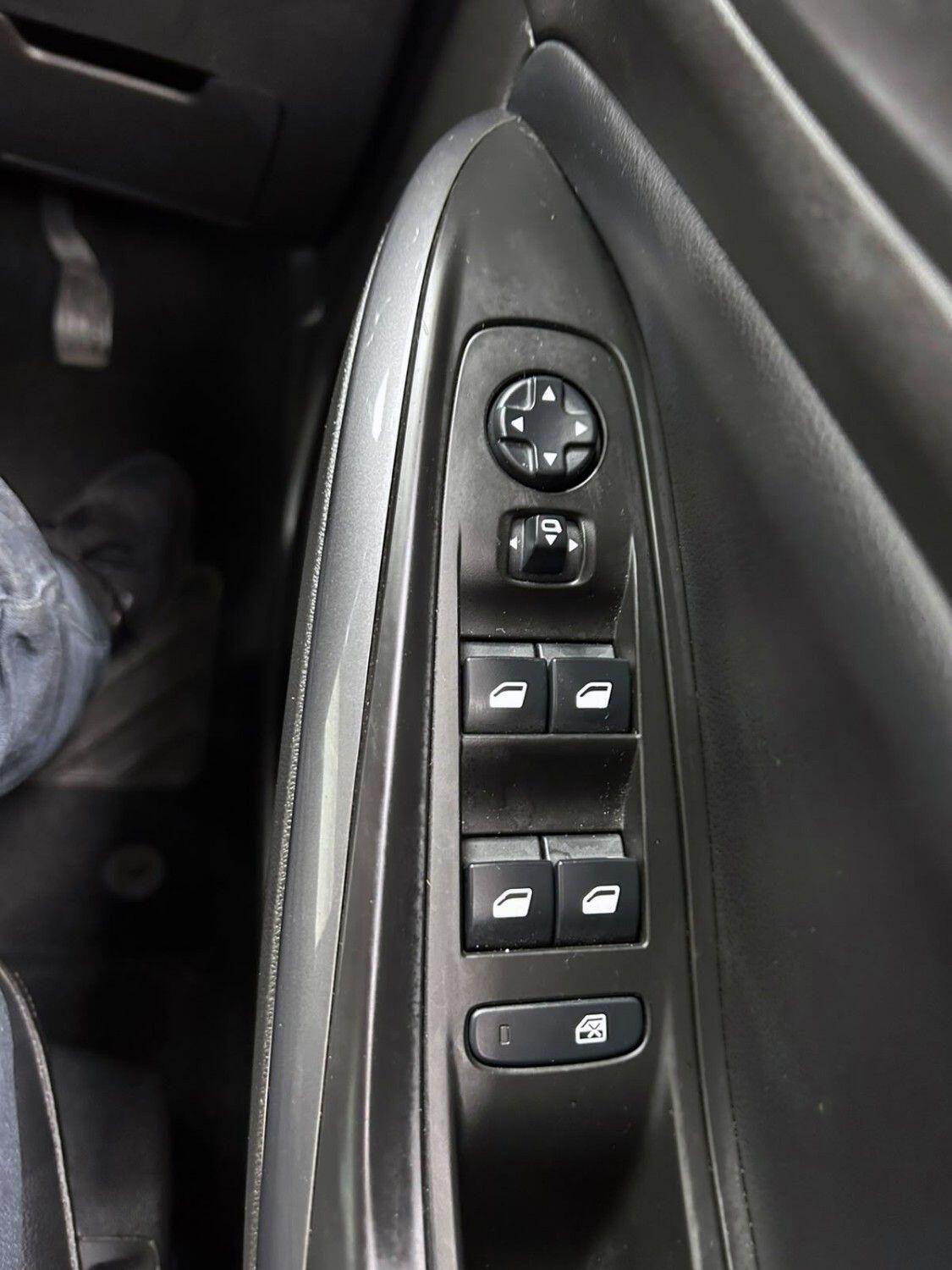 Vauxhall Grandland X view 22