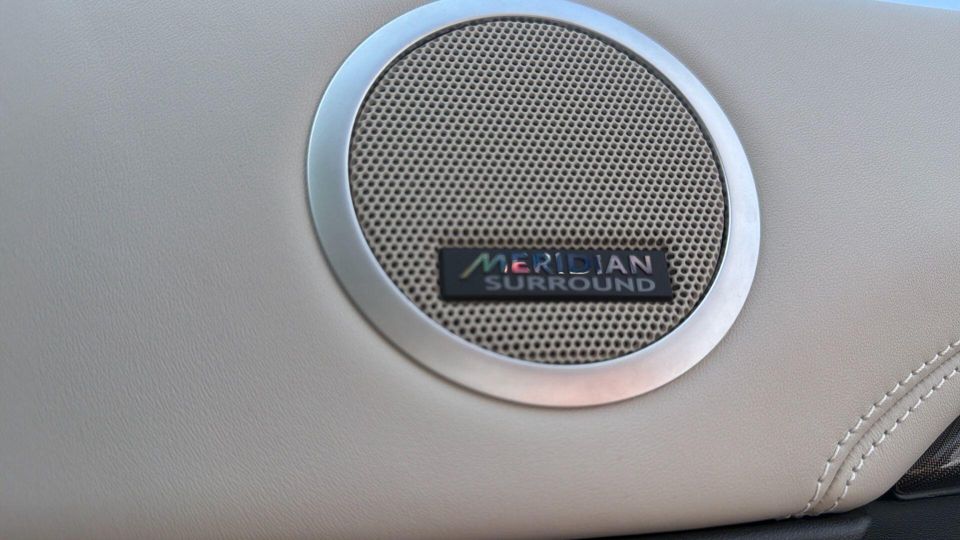 Land Rover Discovery view 22