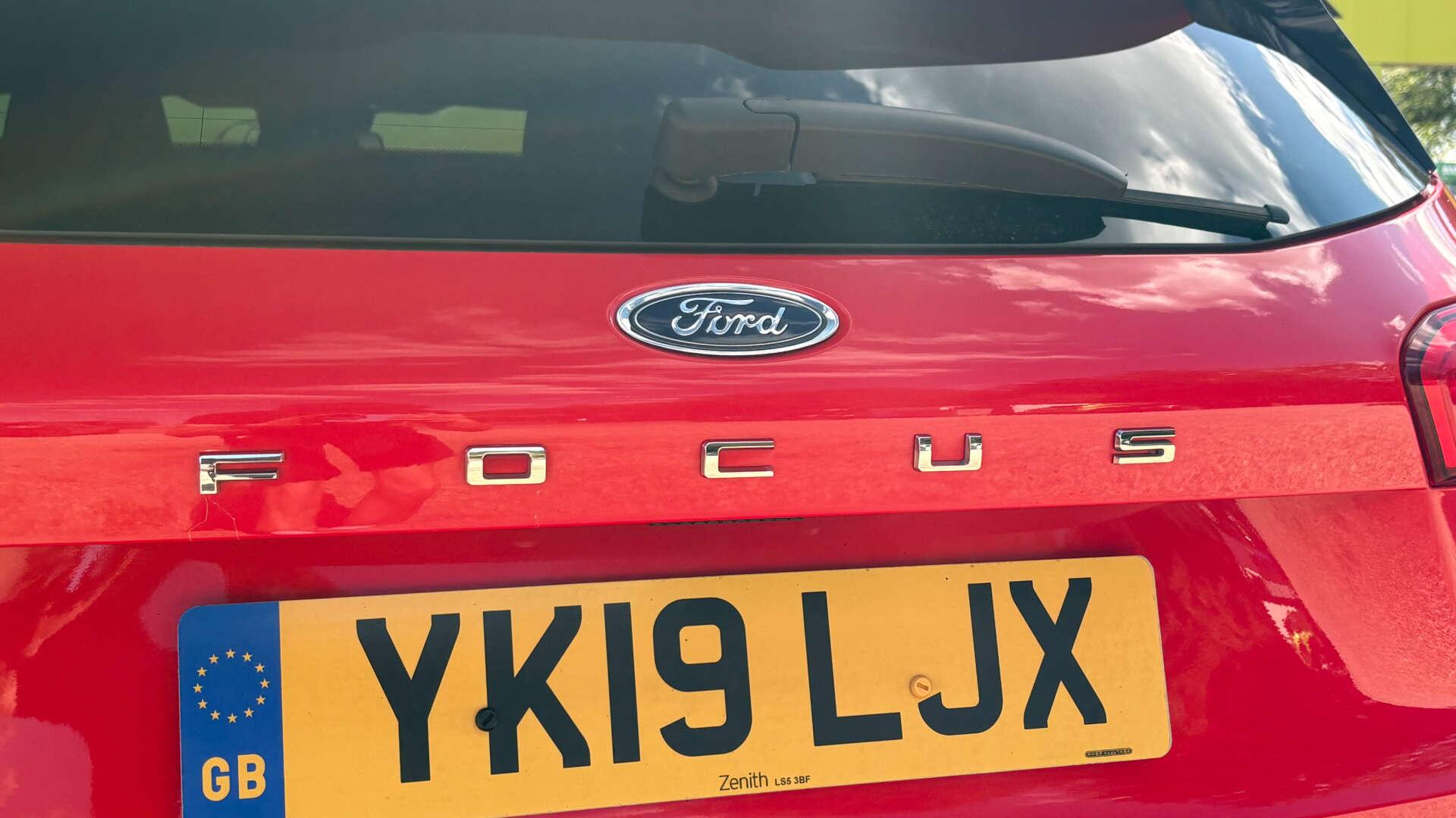 Ford Focus view 49
