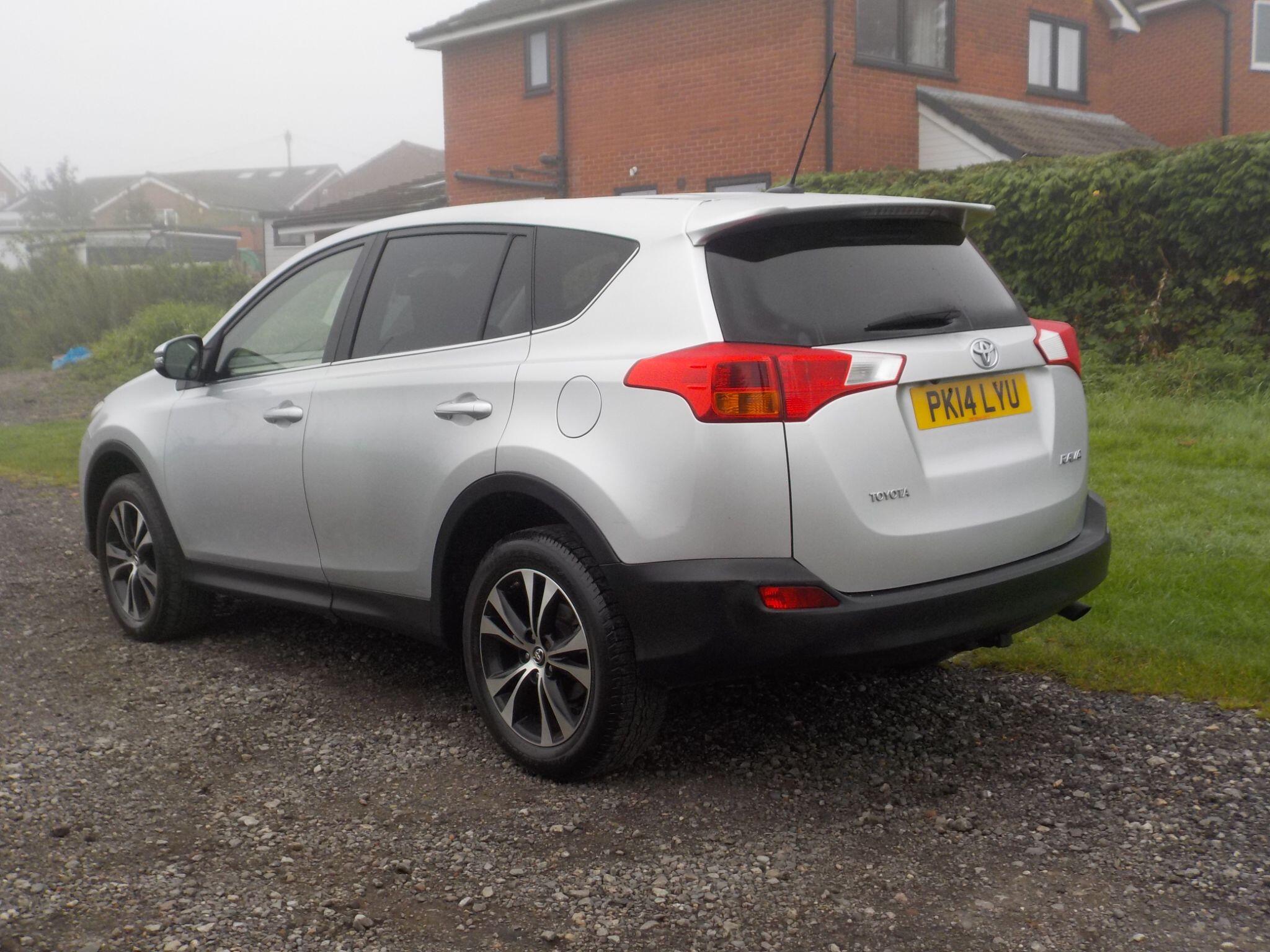 Toyota RAV4 2.0 D-4D Icon 2WD Euro 5 (s/s) 5dr