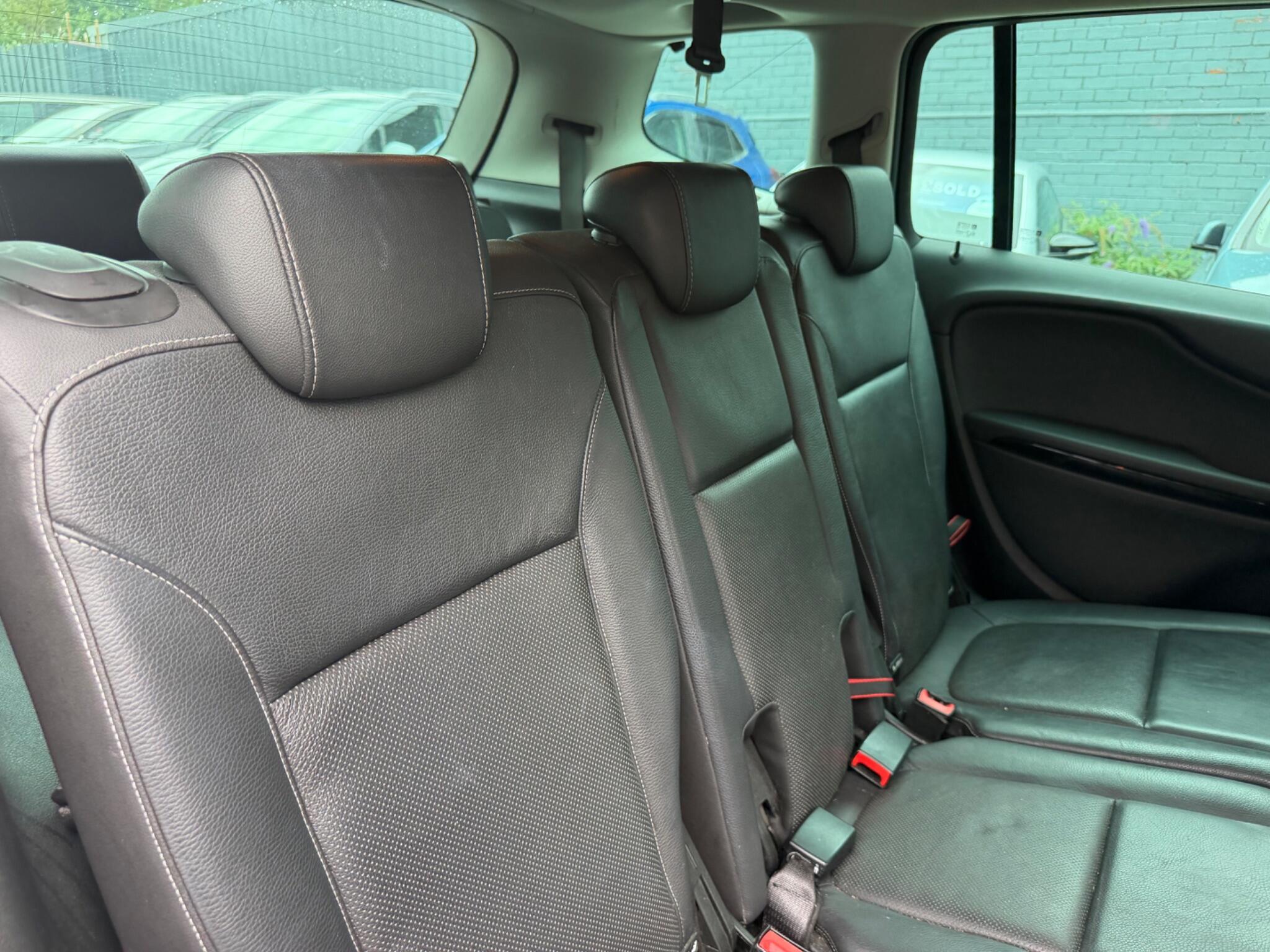 Vauxhall Zafira Tourer view 22