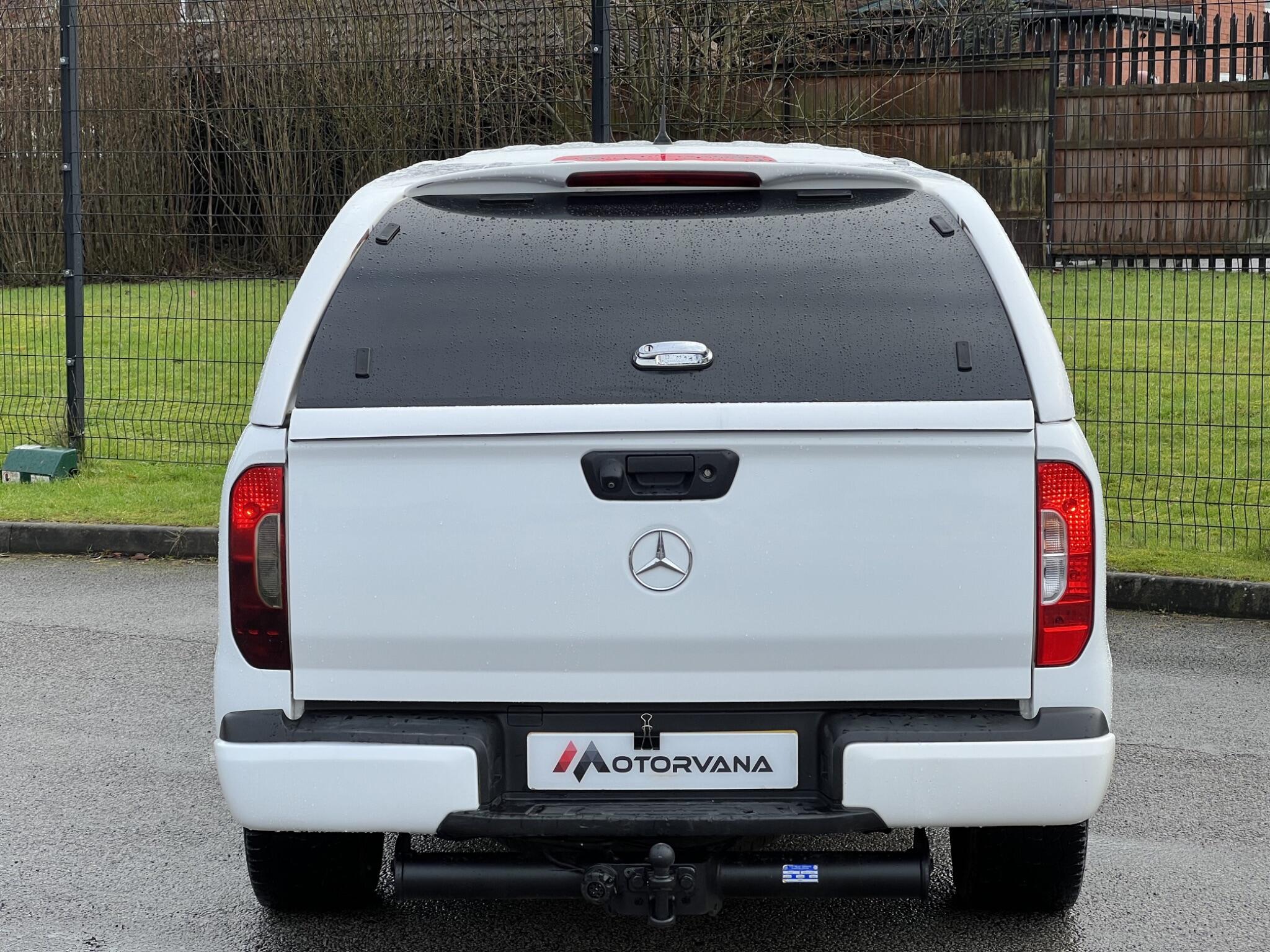 Mercedes-Benz X-Class view 11