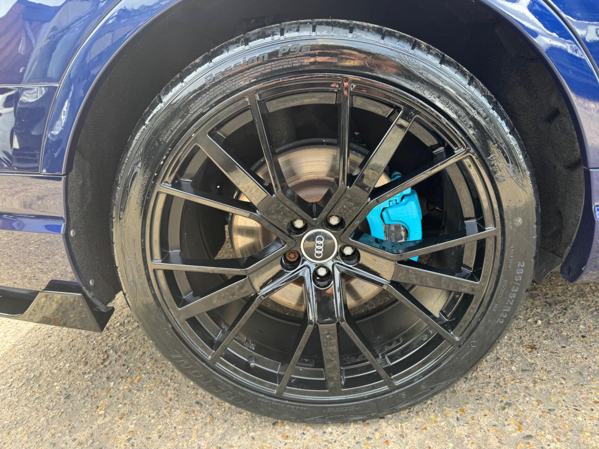 Audi Q7 view 46