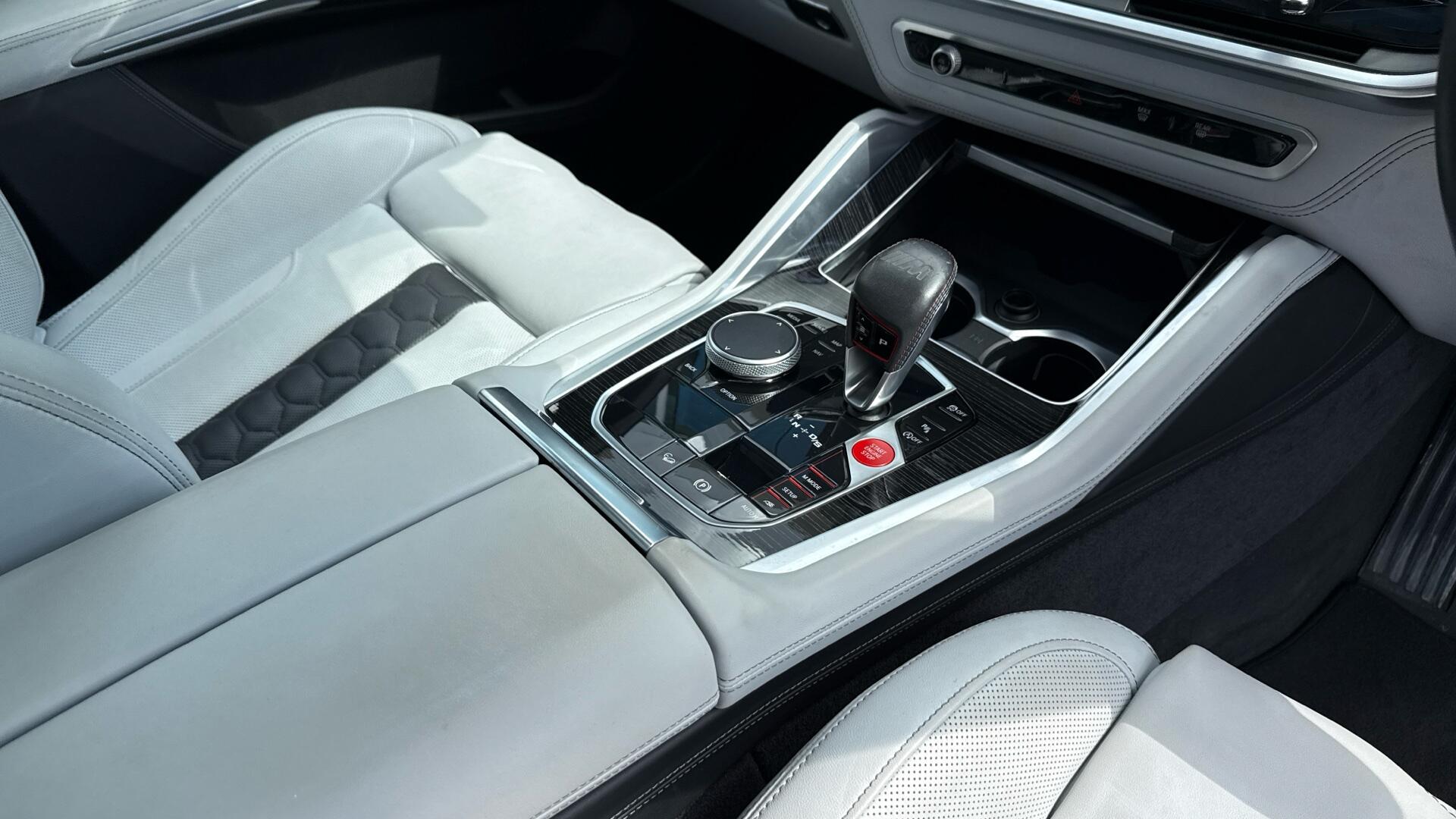 BMW X5 M view 10