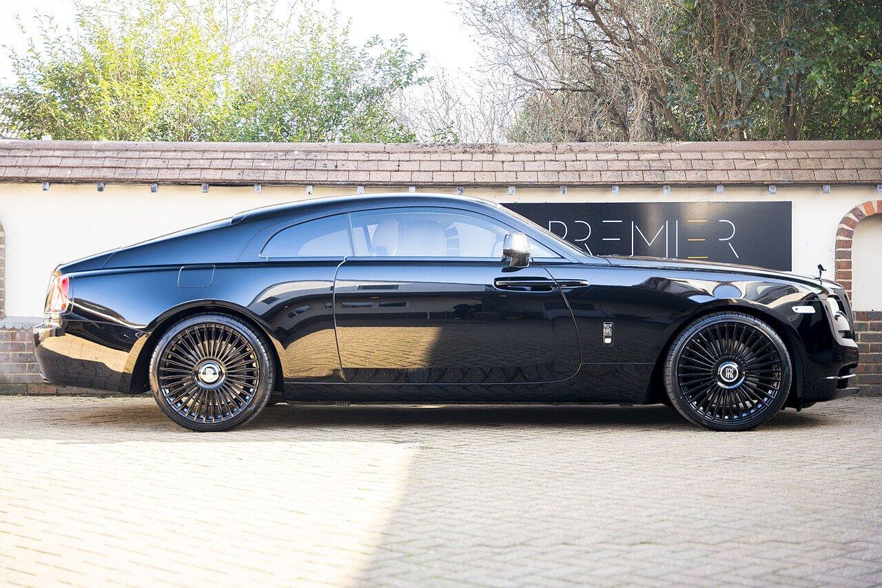 Rolls-Royce Wraith view 3