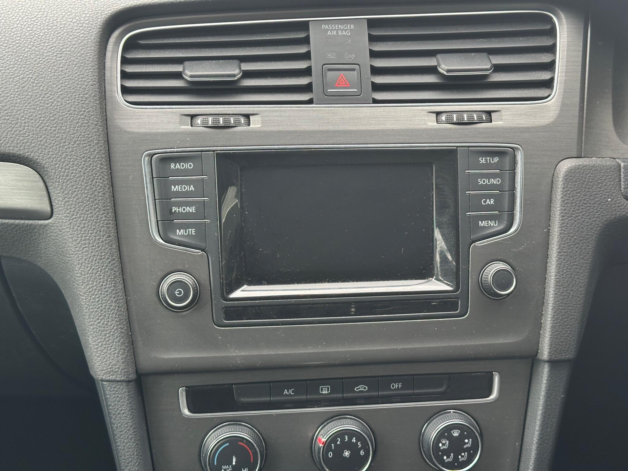 Volkswagen Golf view 29