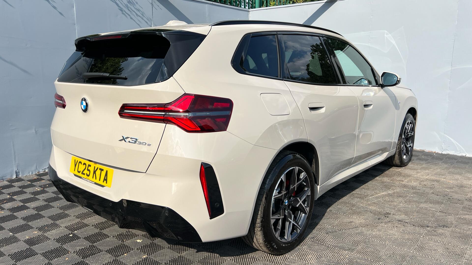 BMW X3 view 27