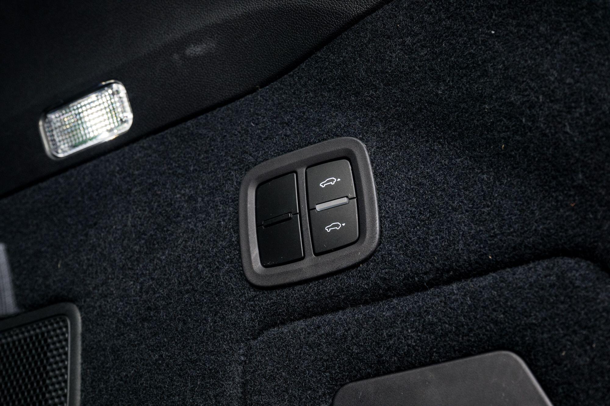 Porsche Cayenne view 34