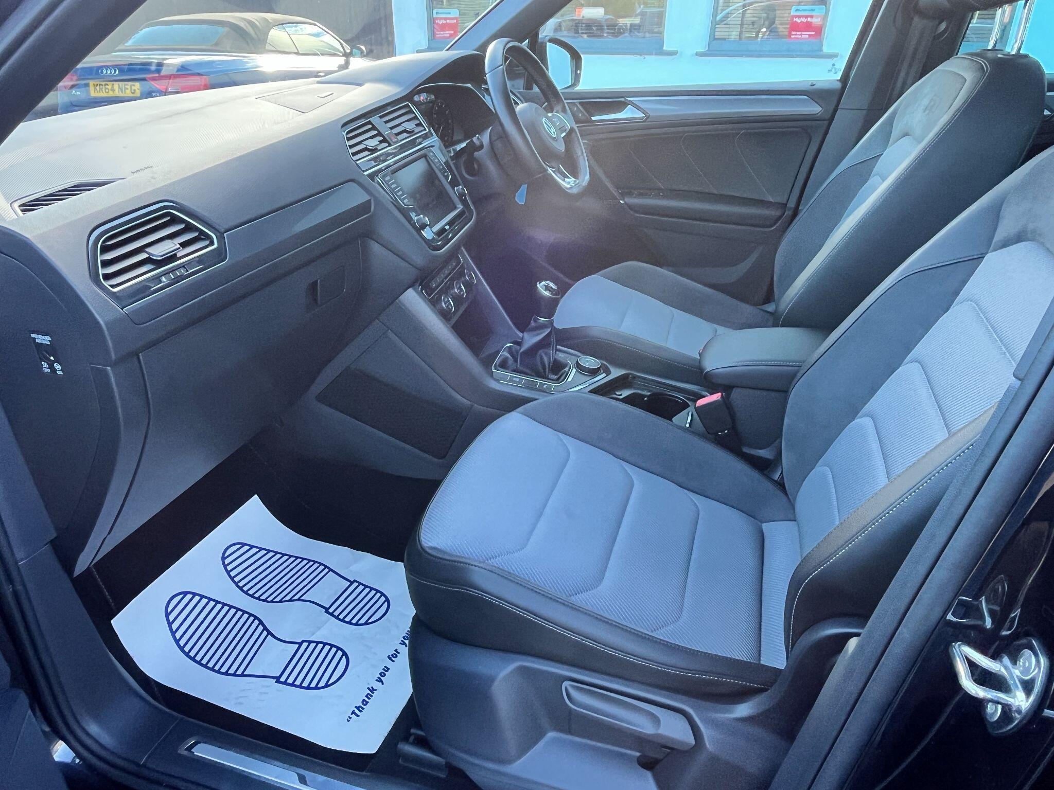 Volkswagen Tiguan view 34