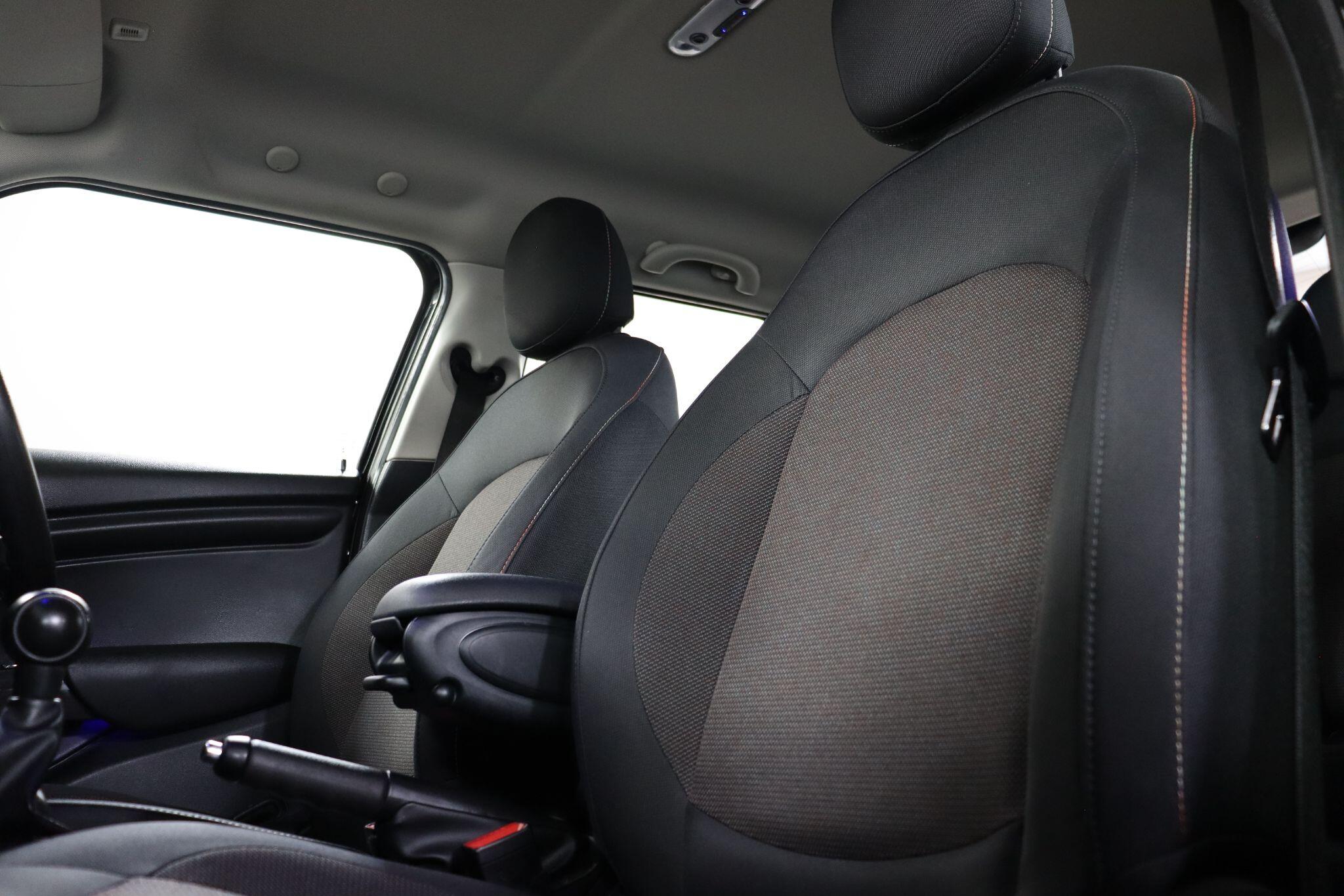 Mini Hatch view 35