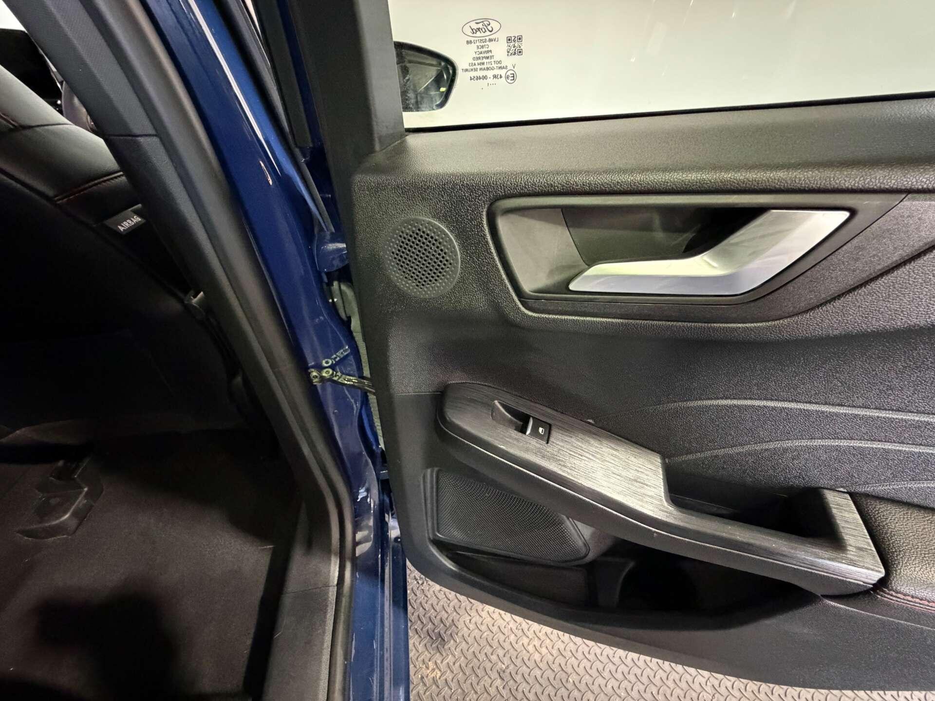 Ford Kuga view 52
