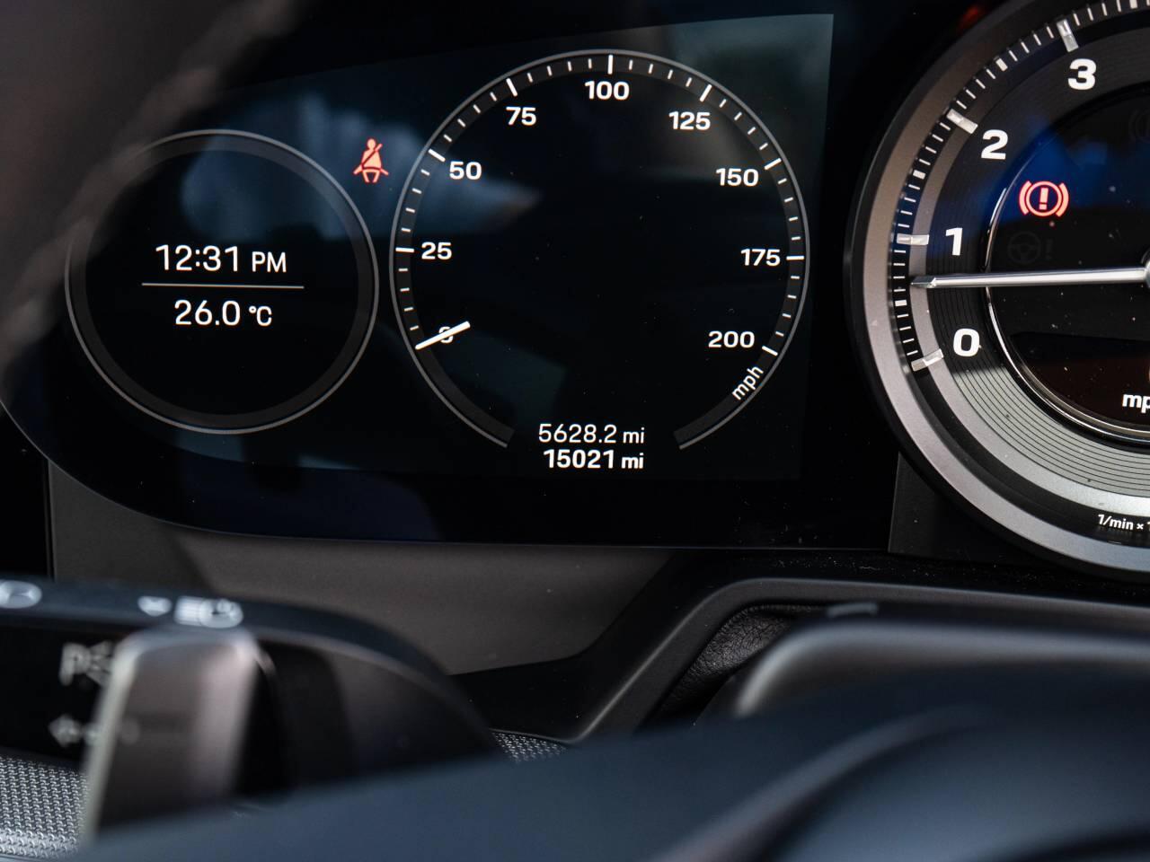 Porsche 911 view 19