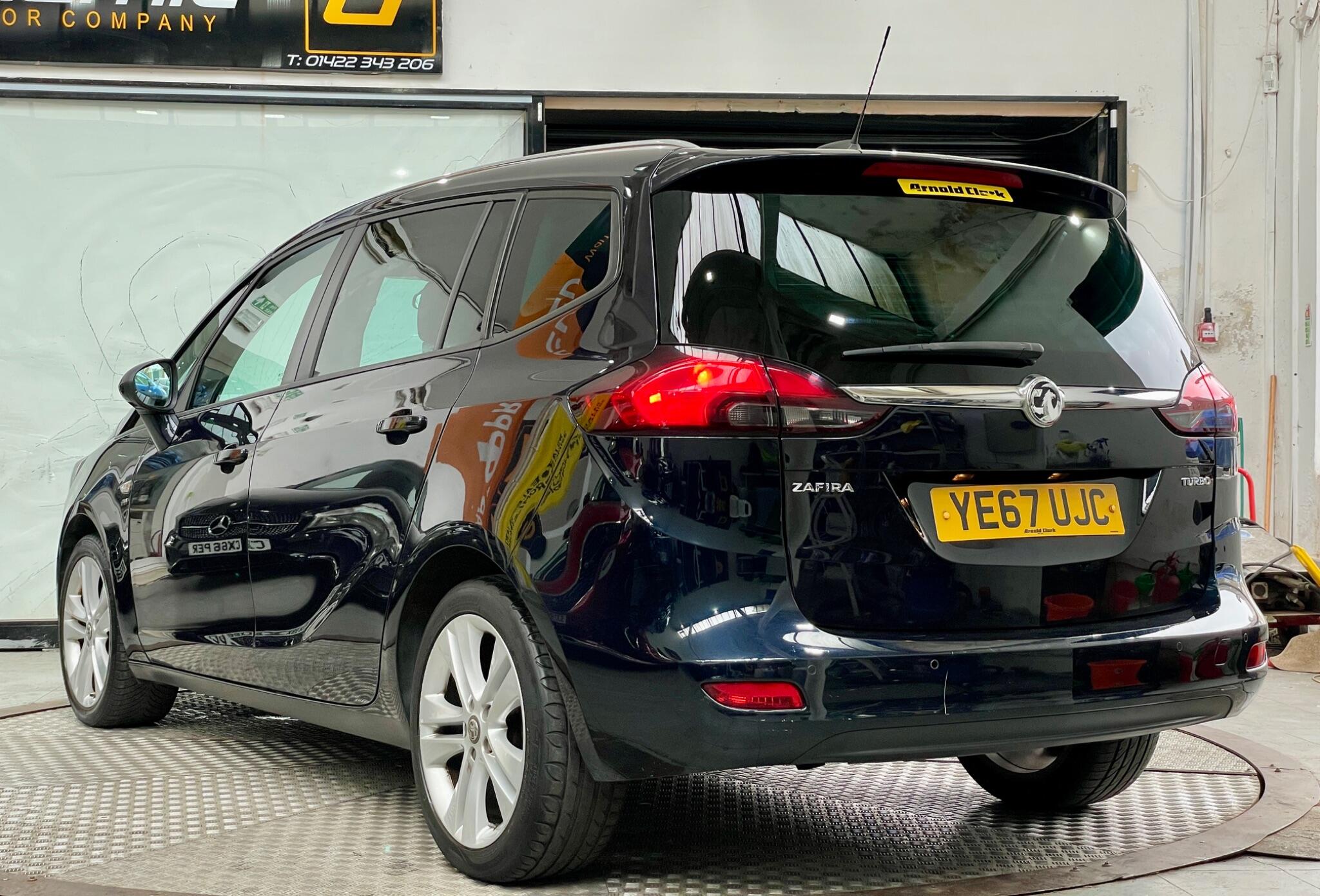 Vauxhall Zafira Tourer view 5