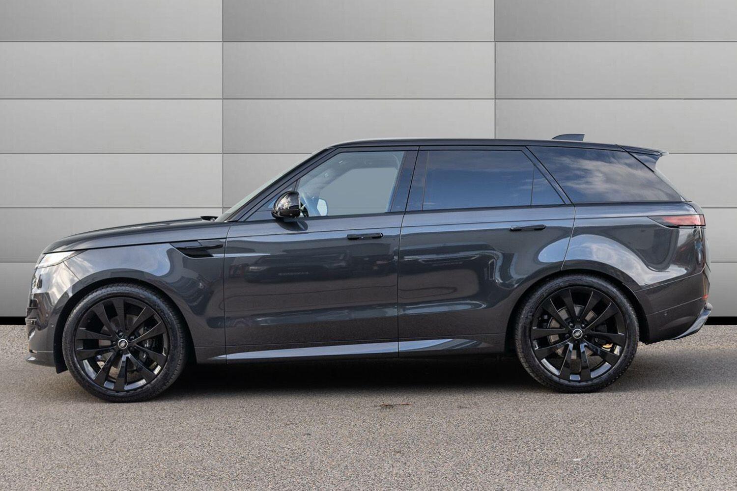 Land Rover Range Rover Sport view 3
