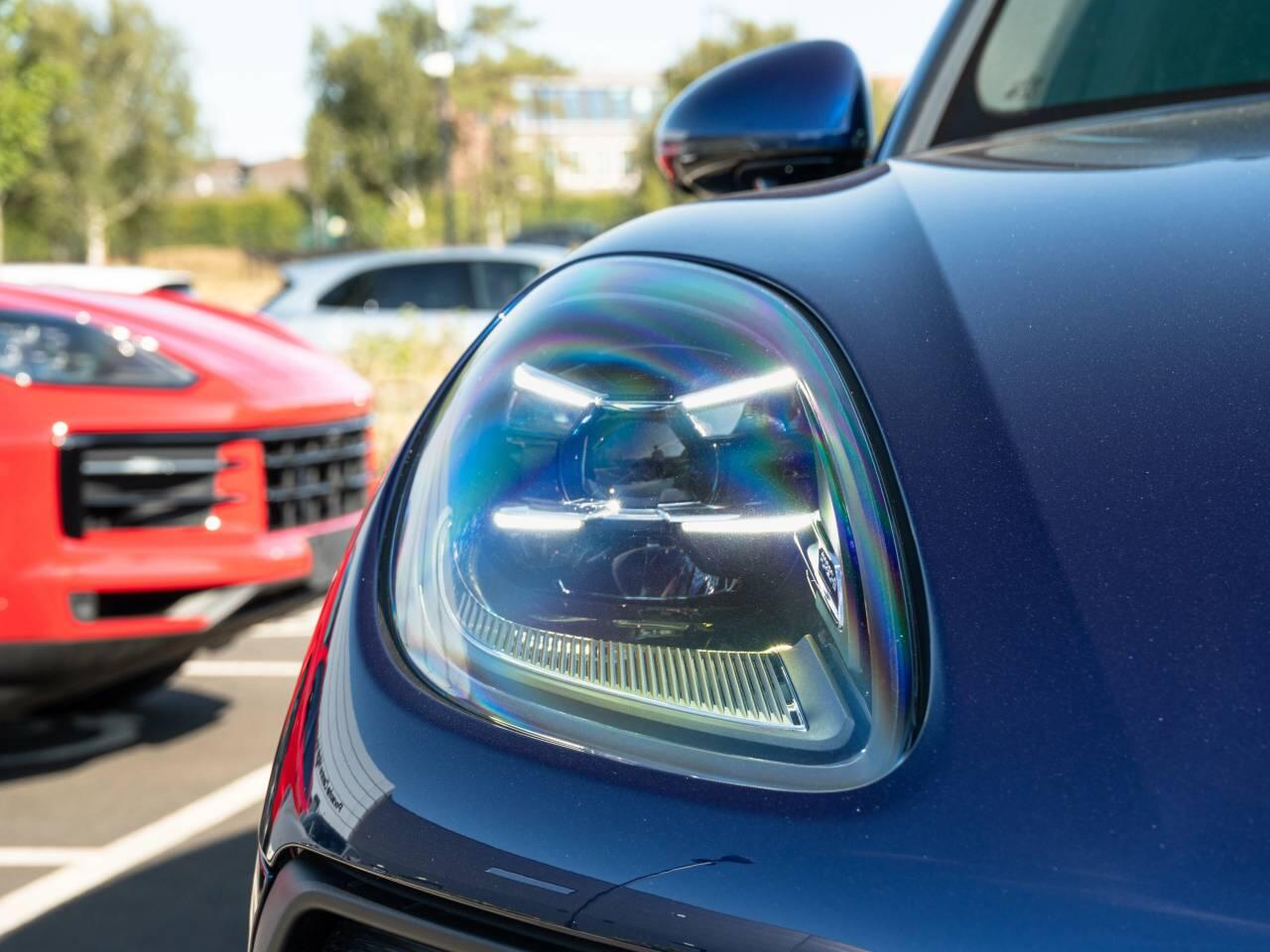 Porsche Macan view 18