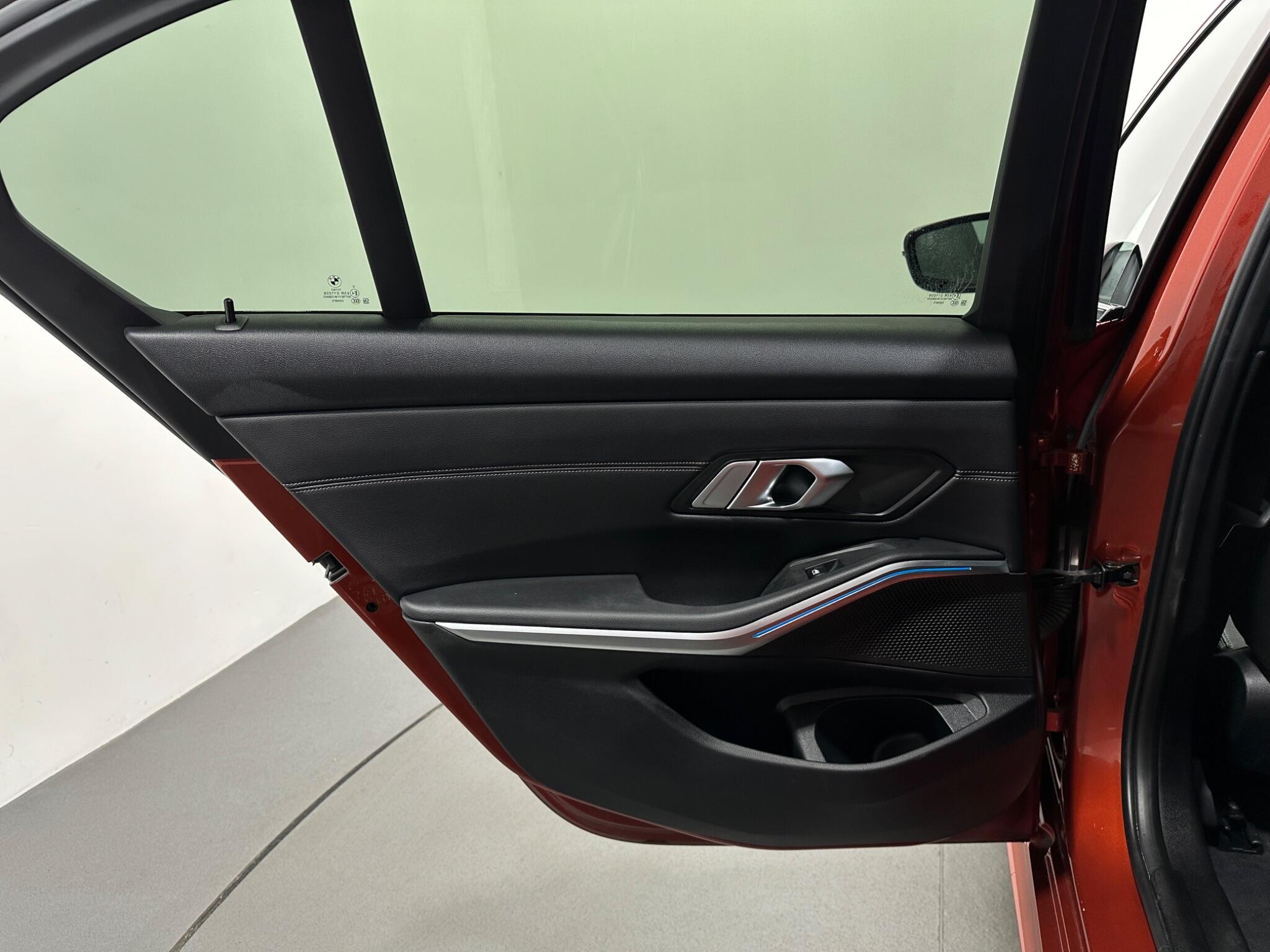 BMW 3 Series view 43