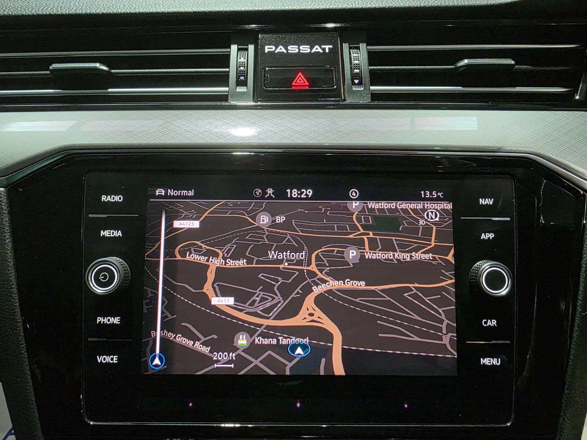 Volkswagen Passat view 7