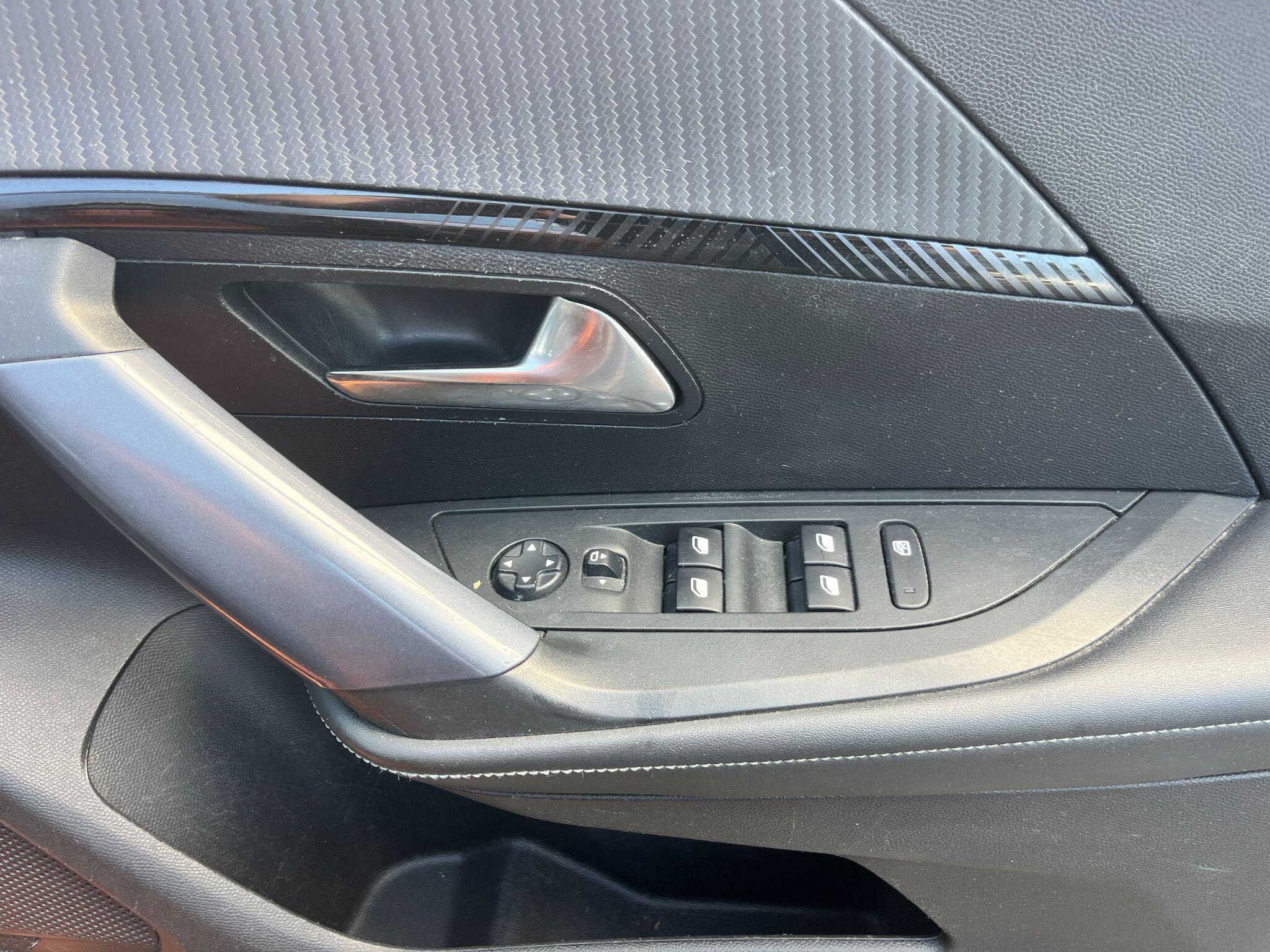 Peugeot 2008 view 15